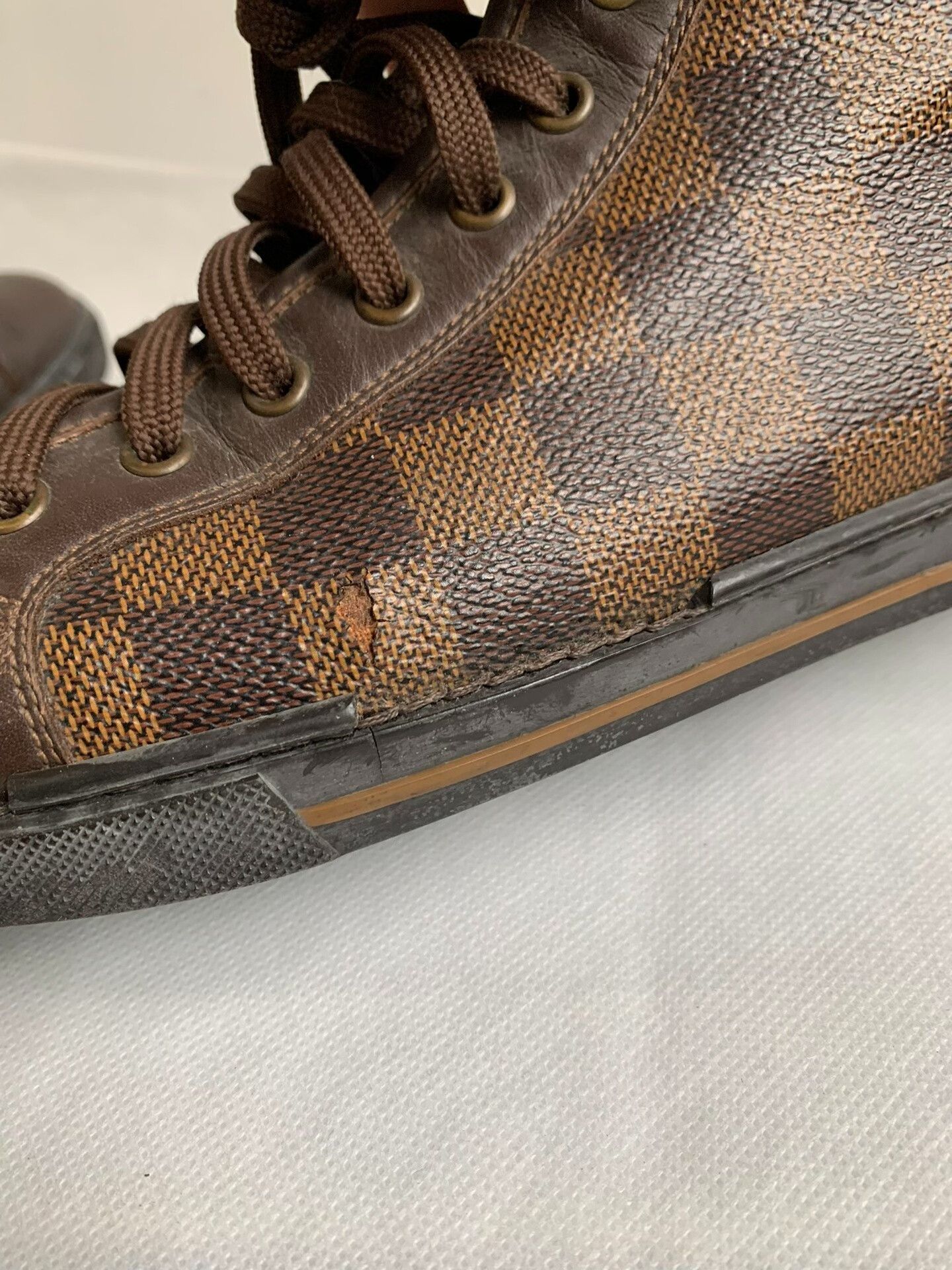 Louis Vuitton Louis Vuitton Damier Ebene Hi-Top Sneakers US 7 Size US 7 / EU 40 - 8 Thumbnail