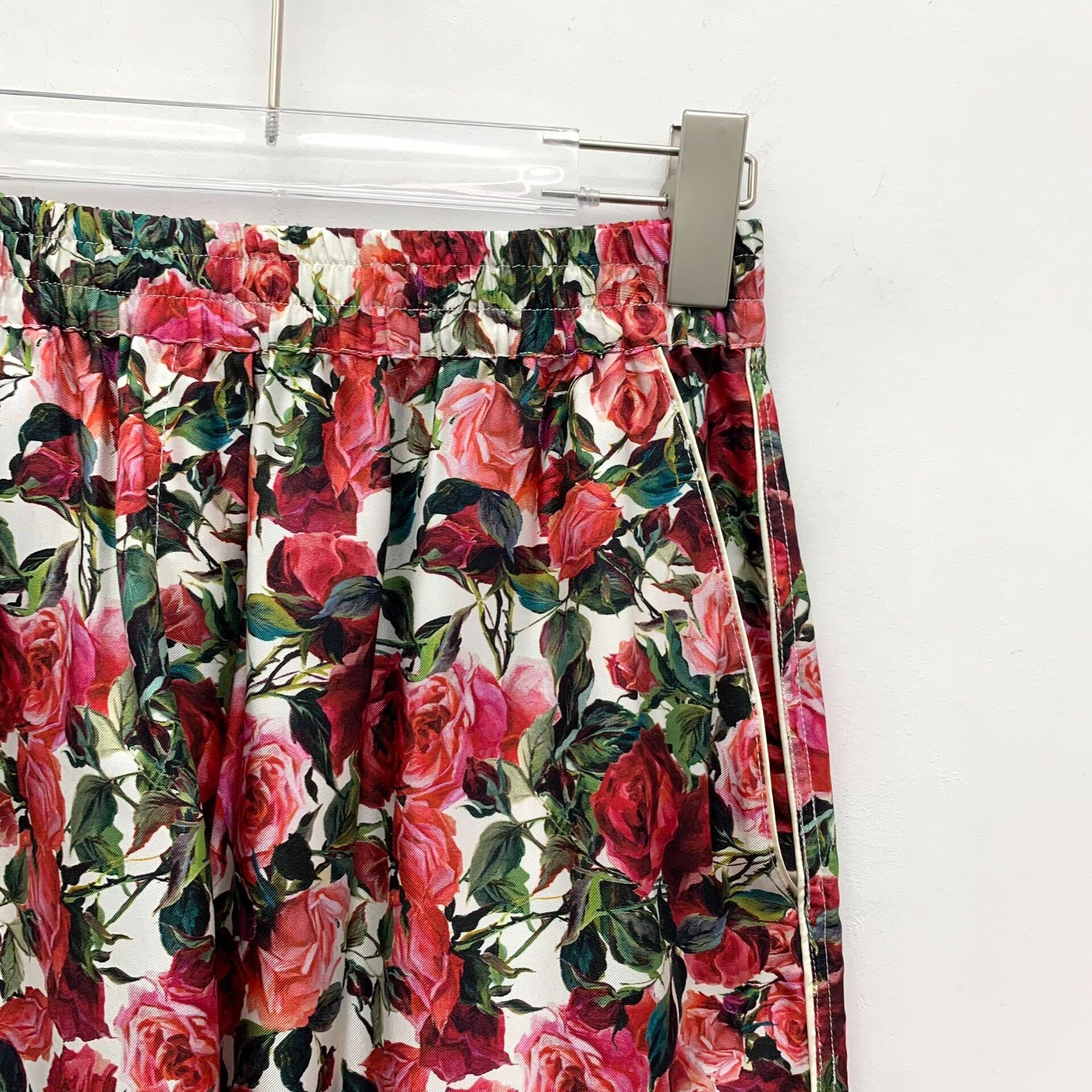 Dolce & Gabbana Dolce & Gabbana Rose Print Silk Shorts IT 38 Size 26" / US 2 / IT 38 - 4 Thumbnail
