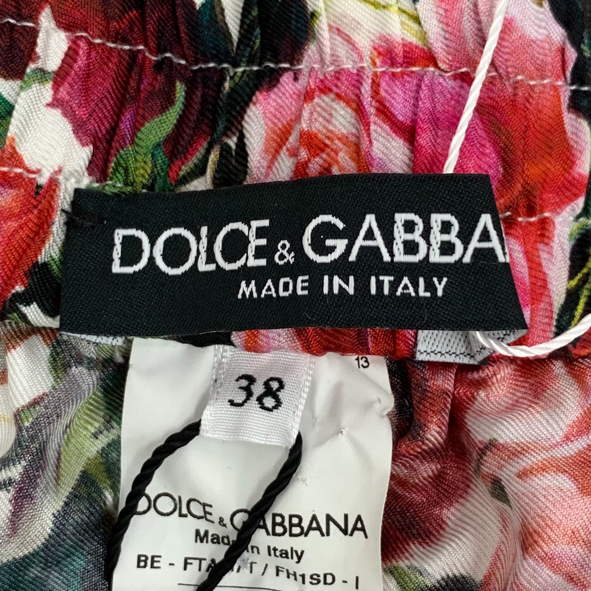 Dolce & Gabbana Dolce & Gabbana Rose Print Silk Shorts IT 38 Size 26" / US 2 / IT 38 - 6 Thumbnail