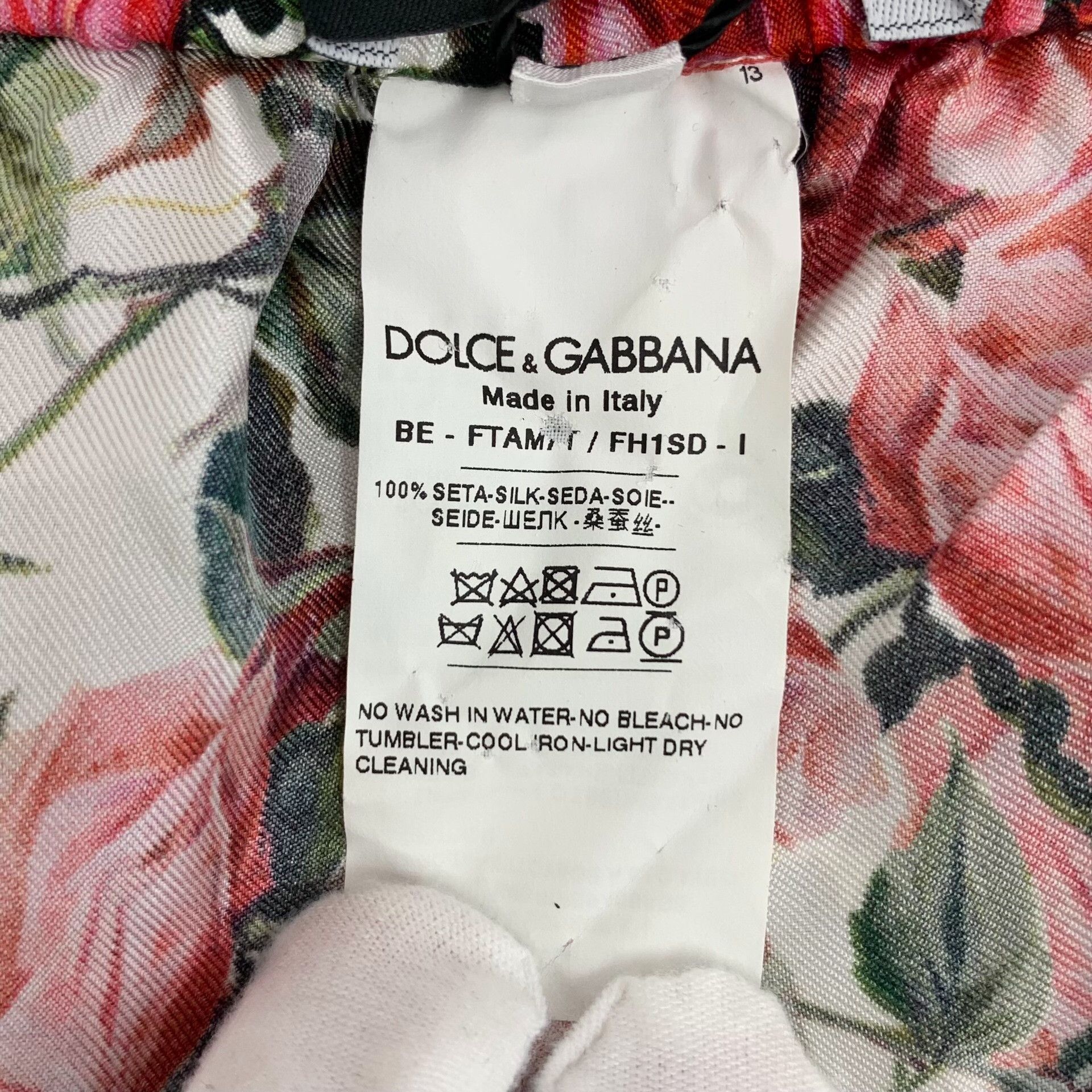 Dolce & Gabbana Dolce & Gabbana Rose Print Silk Shorts IT 38 Size 26" / US 2 / IT 38 - 7 Thumbnail