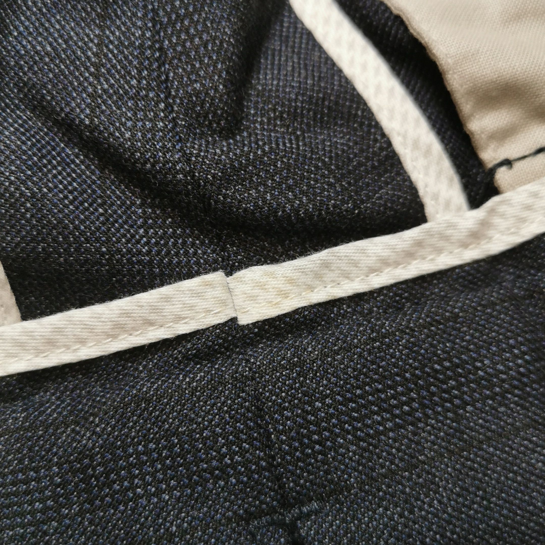 Salvatore Ferragamo Salvatore Ferragamo Navy Wool Blend Trousers 48 Size US 32 / EU 48 - 10 Thumbnail