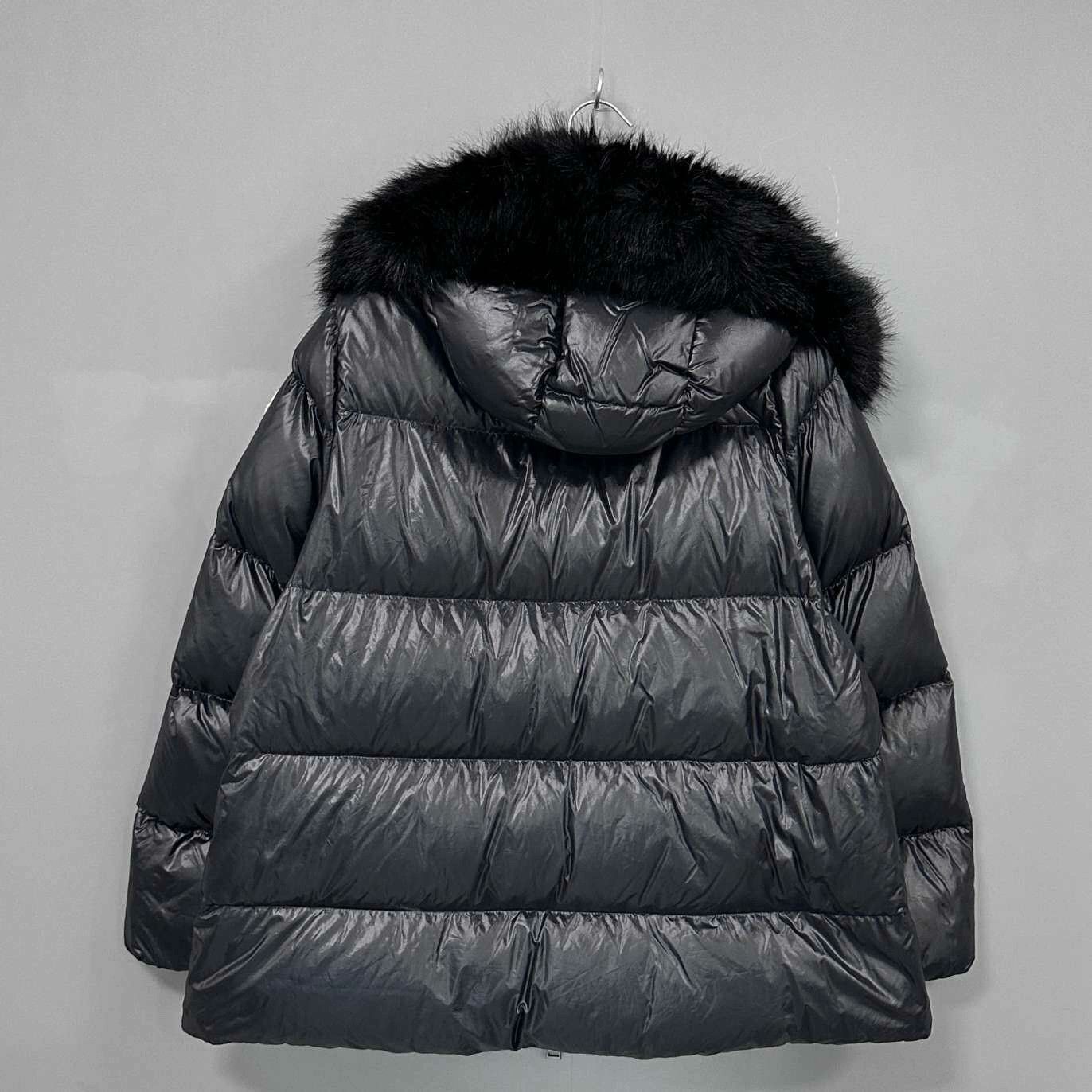 Moncler Moncler Down Down Jacket L Women Size L / US 10 / IT 46 - 3 Thumbnail