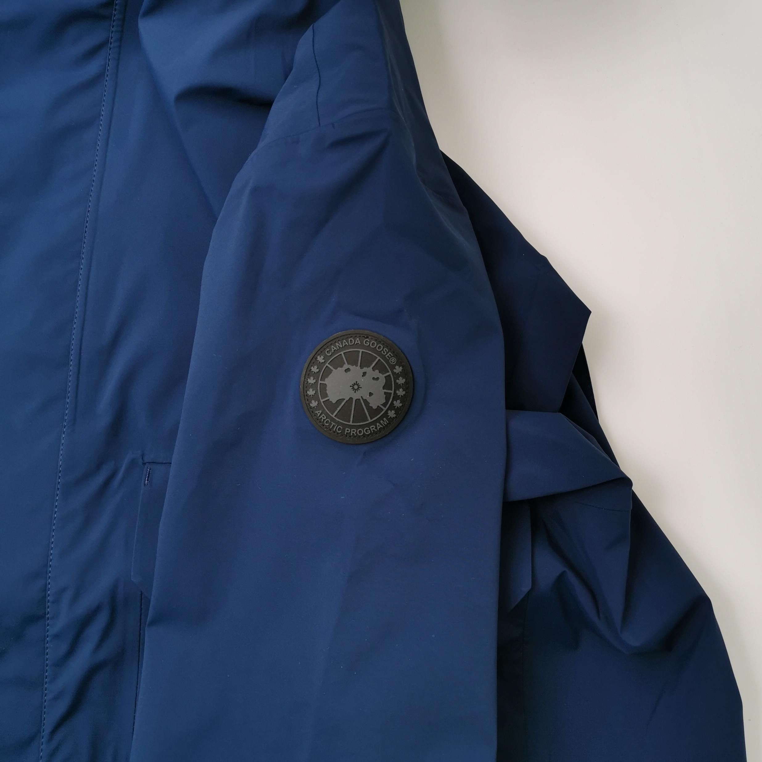 Canada Goose Canada Goose Back Logo Hooded Jacket XL Size US XL / EU 56 / 4 - 4 Thumbnail