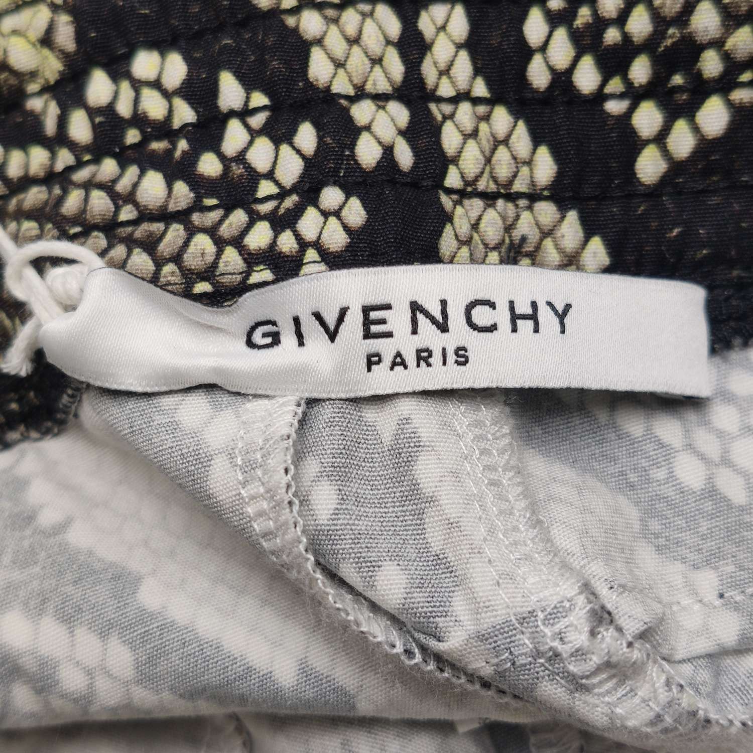 Givenchy Givenchy Snakeskin Print Shorts XS Size US 28 / EU 44 - 5 Thumbnail