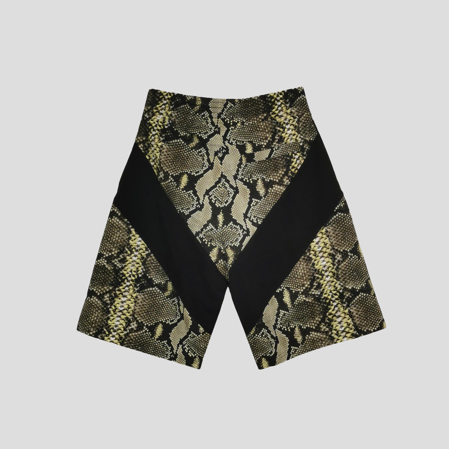Givenchy Givenchy Snakeskin Print Shorts XS Size US 28 / EU 44 - 3 Thumbnail
