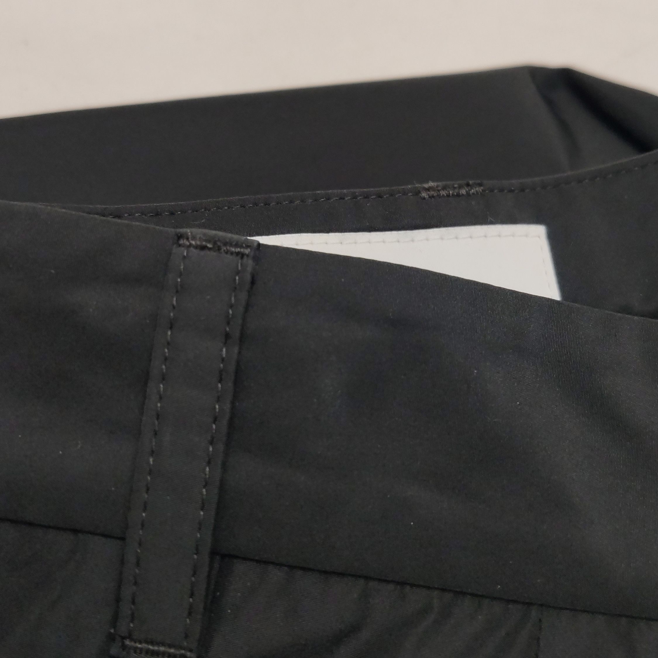 Salvatore Ferragamo Salvatore Ferragamo Black Shorts Size 46 Size US 30 / EU 46 - 9 Thumbnail