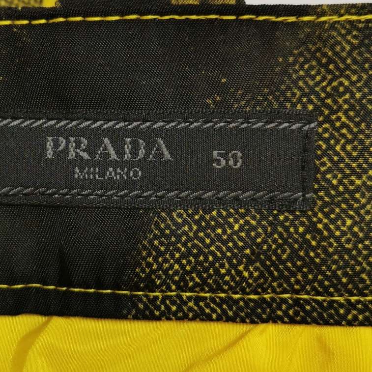 Prada Prada Wolf Graphic Print ECONYL Shorts Size 50 Size US 34 / EU 50 - 7 Thumbnail