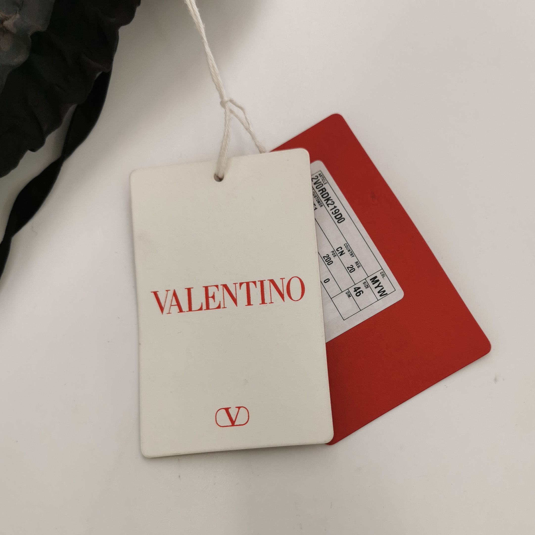 Valentino Valentino V-Logo Monogram Silk Shorts Size 30 Size US 30 / EU 46 - 4 Thumbnail