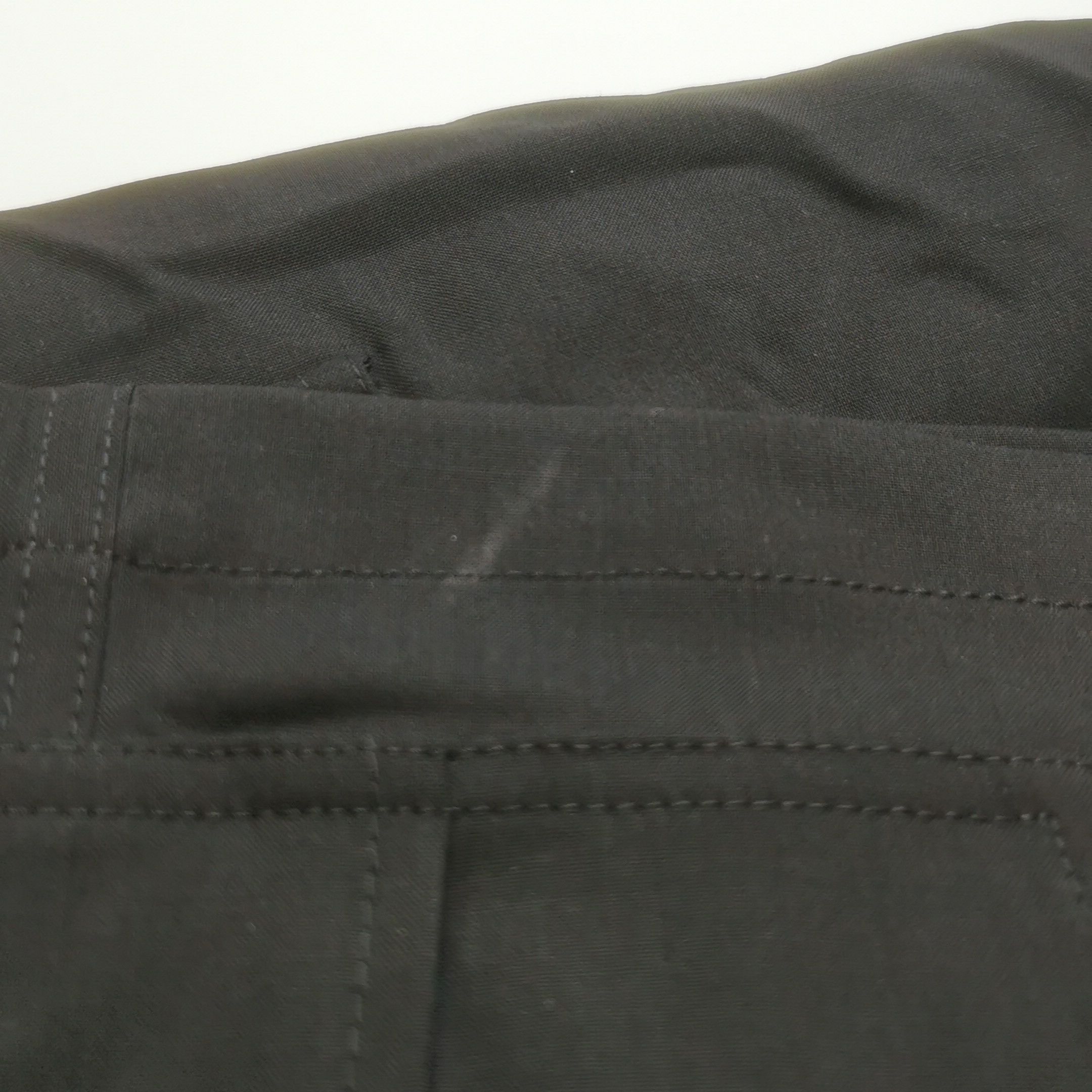 Burberry Burberry TB Logo Wool Cargo Shorts Size 52 Size US 36 / EU 52 - 10 Thumbnail