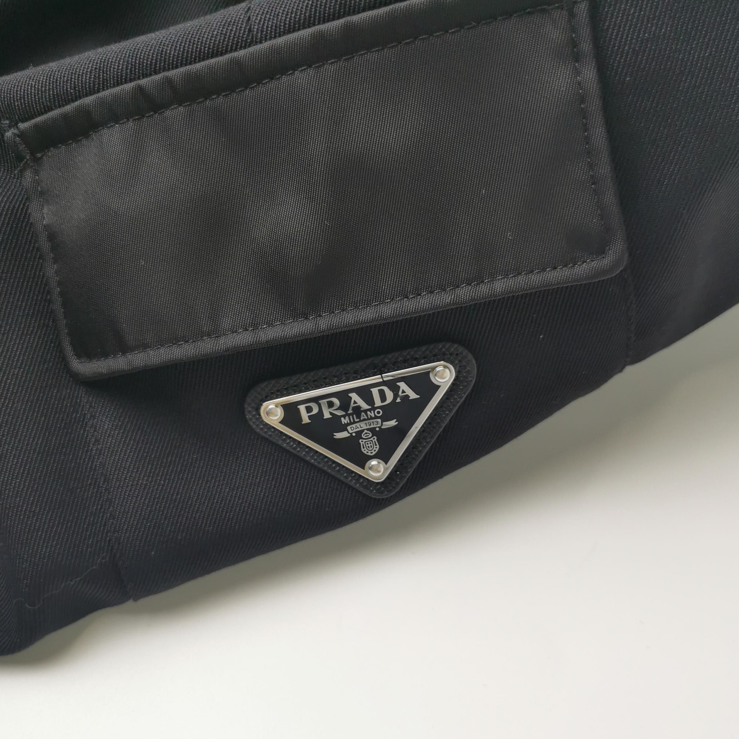 Prada Prada Wool Triangle Logo Shorts US 34 Size US 34 / EU 50 - 4 Thumbnail