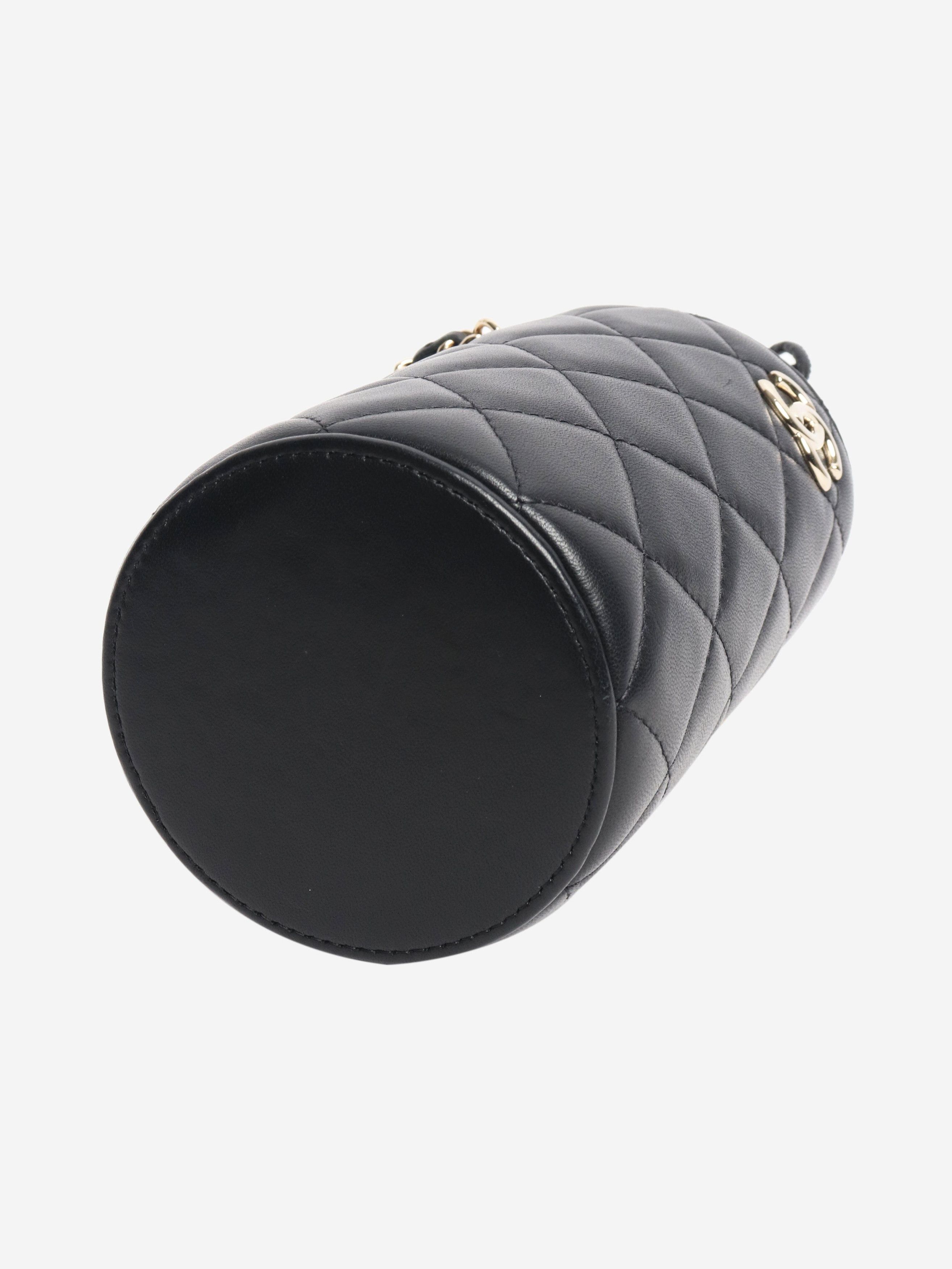 Chanel Black 2021 quilted leather bucket bag Size ONE SIZE - 6 Thumbnail