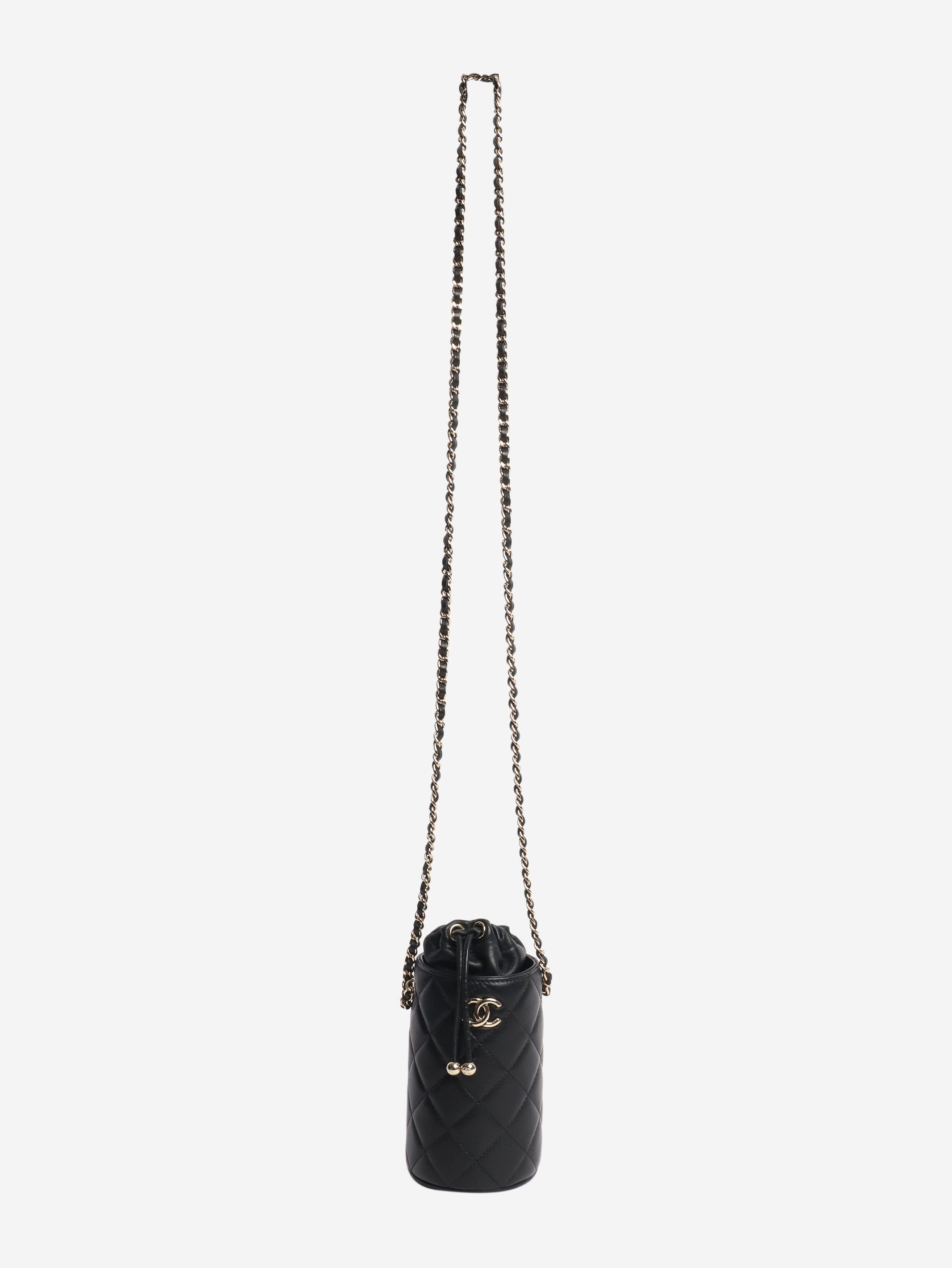 Chanel Black 2021 quilted leather bucket bag Size ONE SIZE - 2 Thumbnail