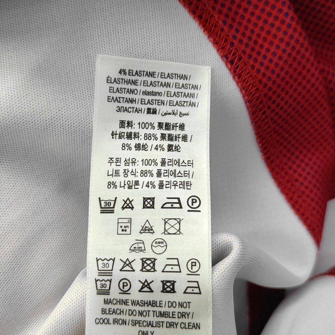 Burberry Burberry Graphic Rose Print T-Shirt Red Size XS Size US XS / EU 42 / 0 - 5 Thumbnail