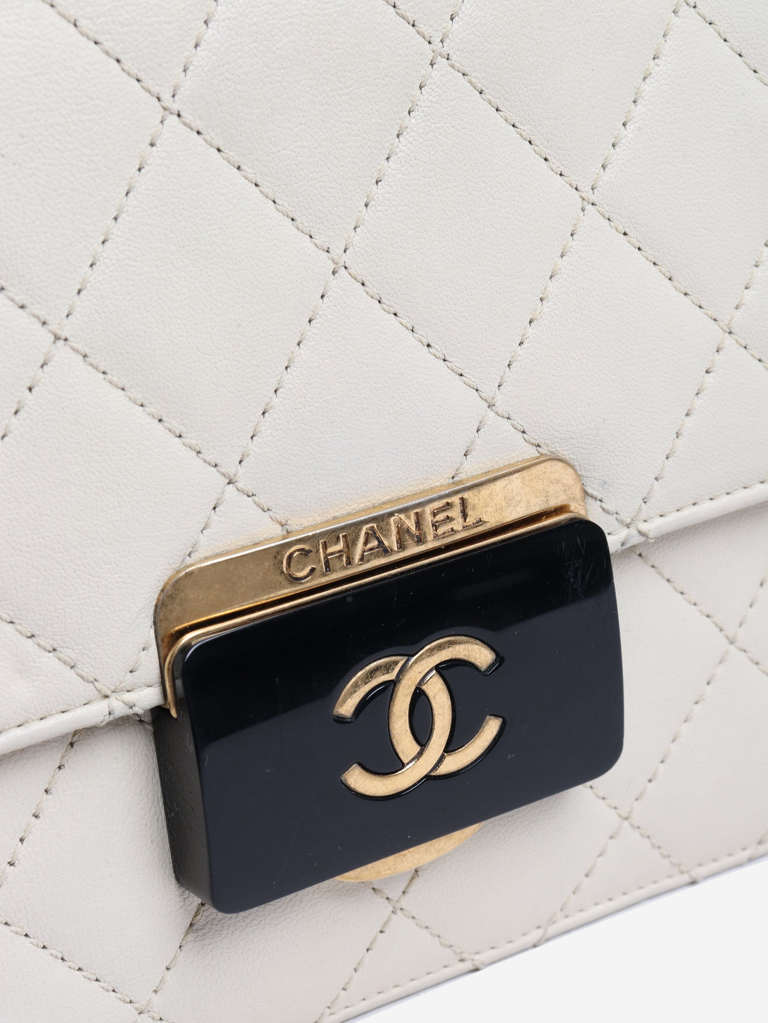 Chanel Ivory leather 2016 Beauty lock flap bag Size ONE SIZE - 6 Thumbnail