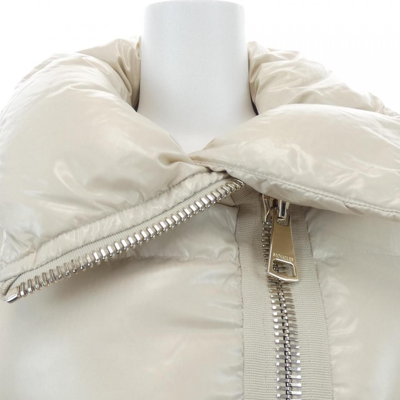 Moncler Moncler Moncler JOINVILLE Down Coat Others Outerwear JOINVILLE DUTY FREE for USA Size ONE SIZE - 6 Thumbnail