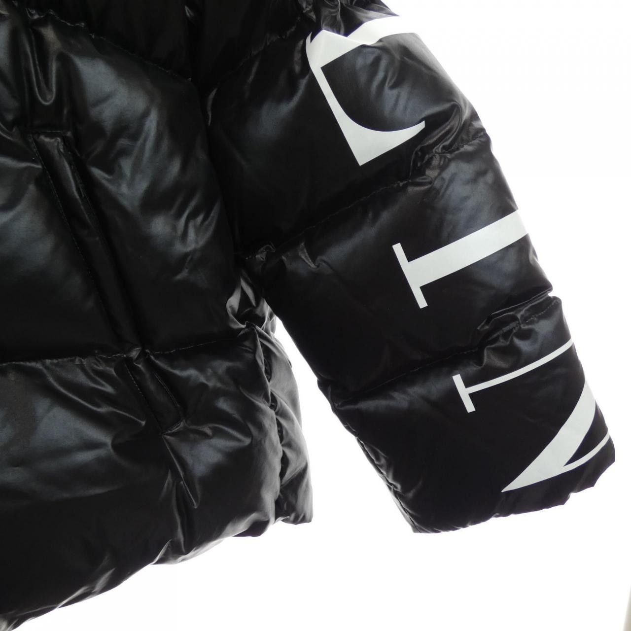 Valentino Valentino Valentino Down Jacket Textile Outerwear UB3CN01N5LE DUTY FREE for USA Size ONE SIZE - 7 Thumbnail