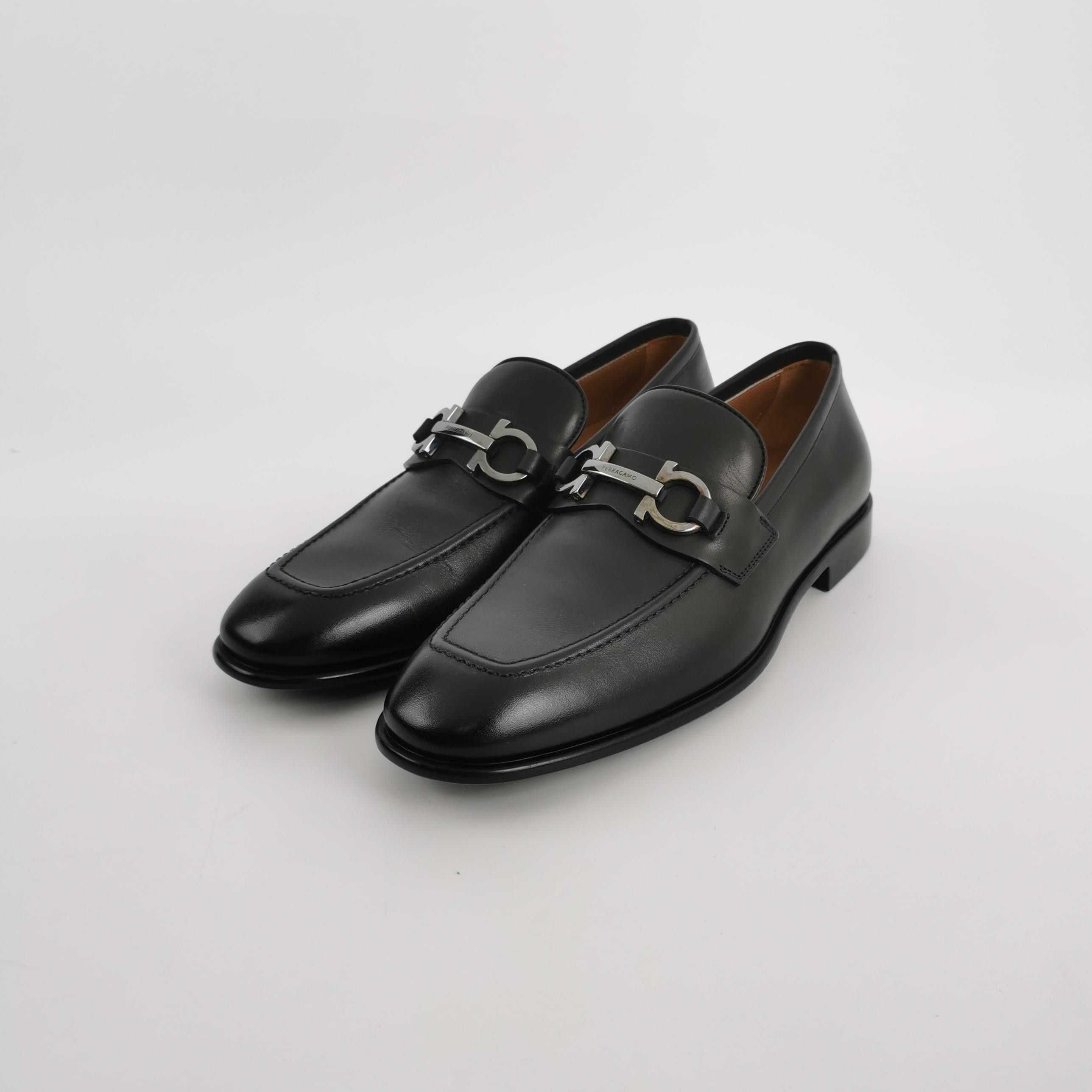 Salvatore Ferragamo Salvatore Ferragamo Gancini Leather Loafers EU 40 Size US 7 / EU 40 - 2 Thumbnail