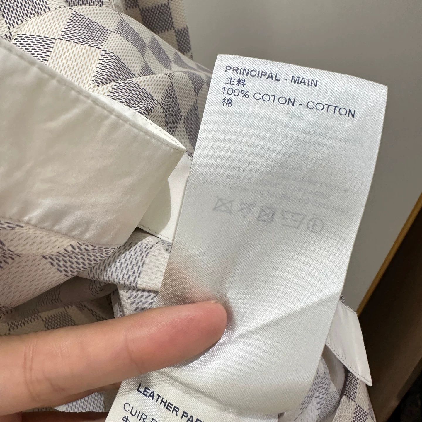 Louis Vuitton Louis Vuitton Checkered White T-Shirt us_4 Women Size S / US 4 / IT 40 - 5 Thumbnail