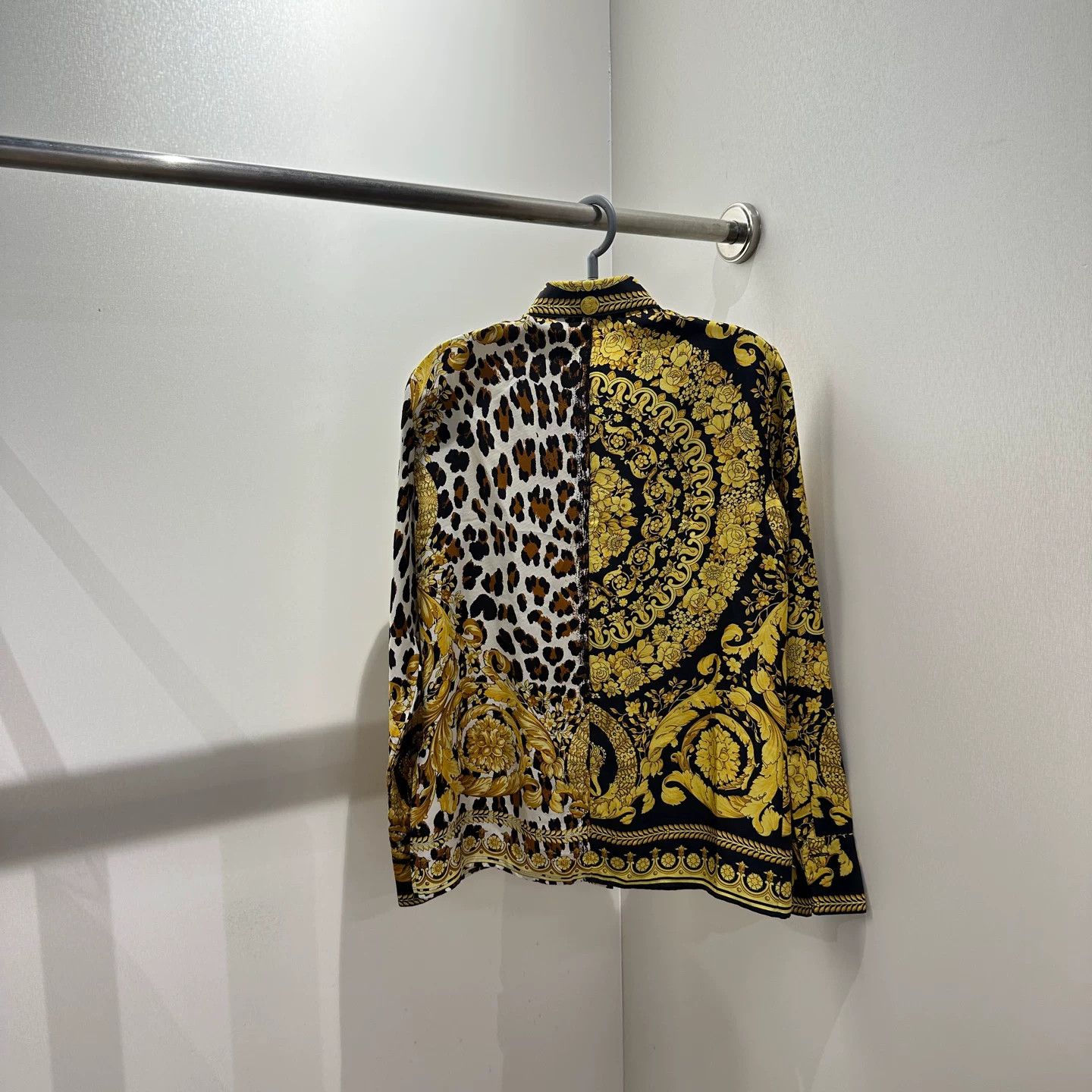 Versace Versace Silk Jacket it_38 Women Size XS / US 0-2 / IT 36-38 - 2 Thumbnail