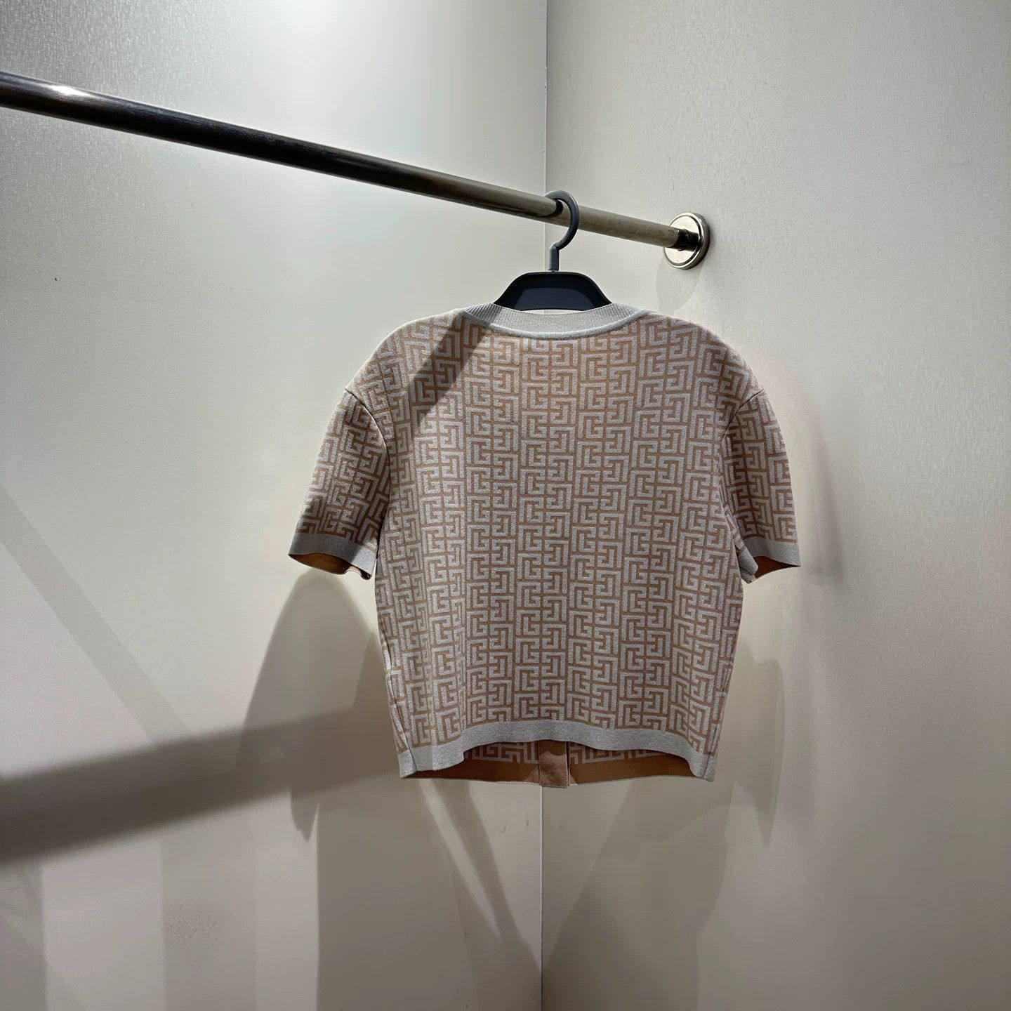 Balmain Balmain Knit Gold Sweater it_42 Women Size M / US 6-8 / IT 42-44 - 2 Thumbnail