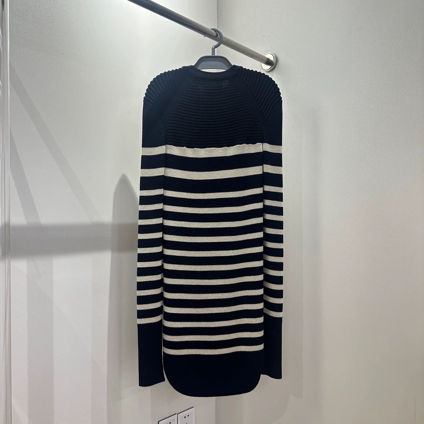 Burberry Burberry Striped T-Shirt it_38 Women Size XS / US 0-2 / IT 36-38 - 2 Thumbnail