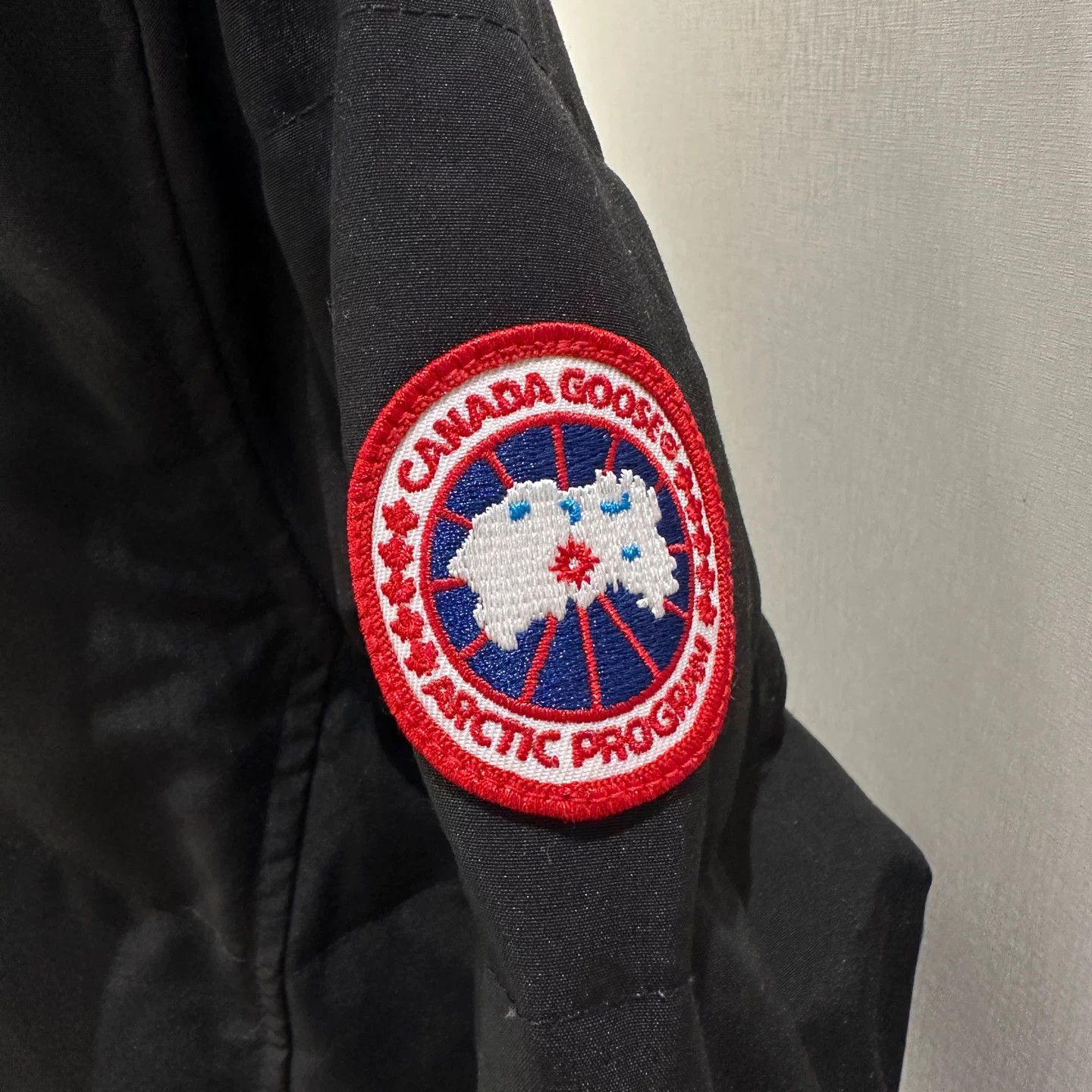Canada Goose Canada Goose White Down Jacket S Women Size S / US 4 / IT 40 - 6 Thumbnail