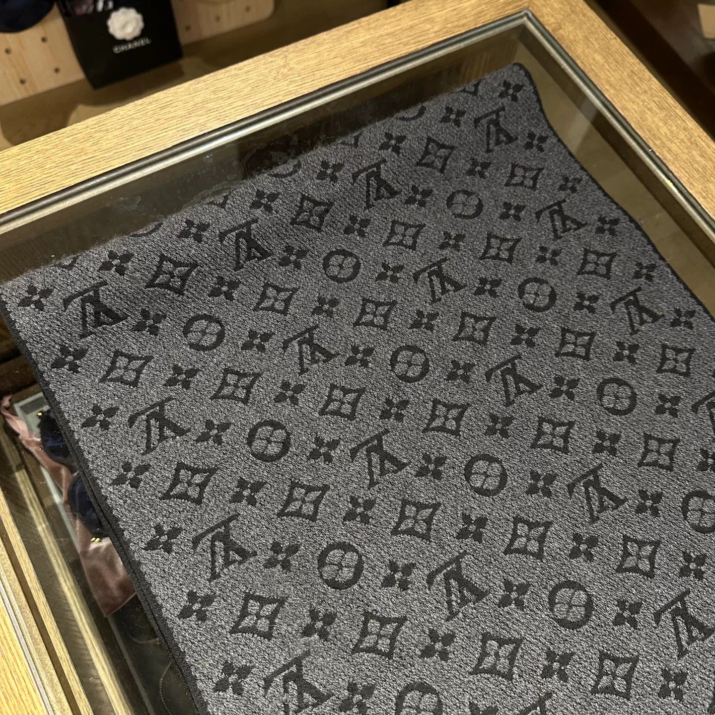 Louis Vuitton Louis Vuitton Scarf one size Men Size ONE SIZE - 5 Thumbnail