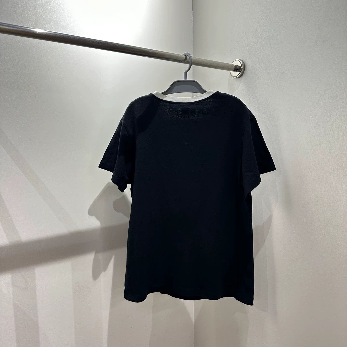 Louis Vuitton Louis Vuitton Multi T-Shirt XL Women Size XL / US 12-14 / IT 48-50 - 2 Thumbnail