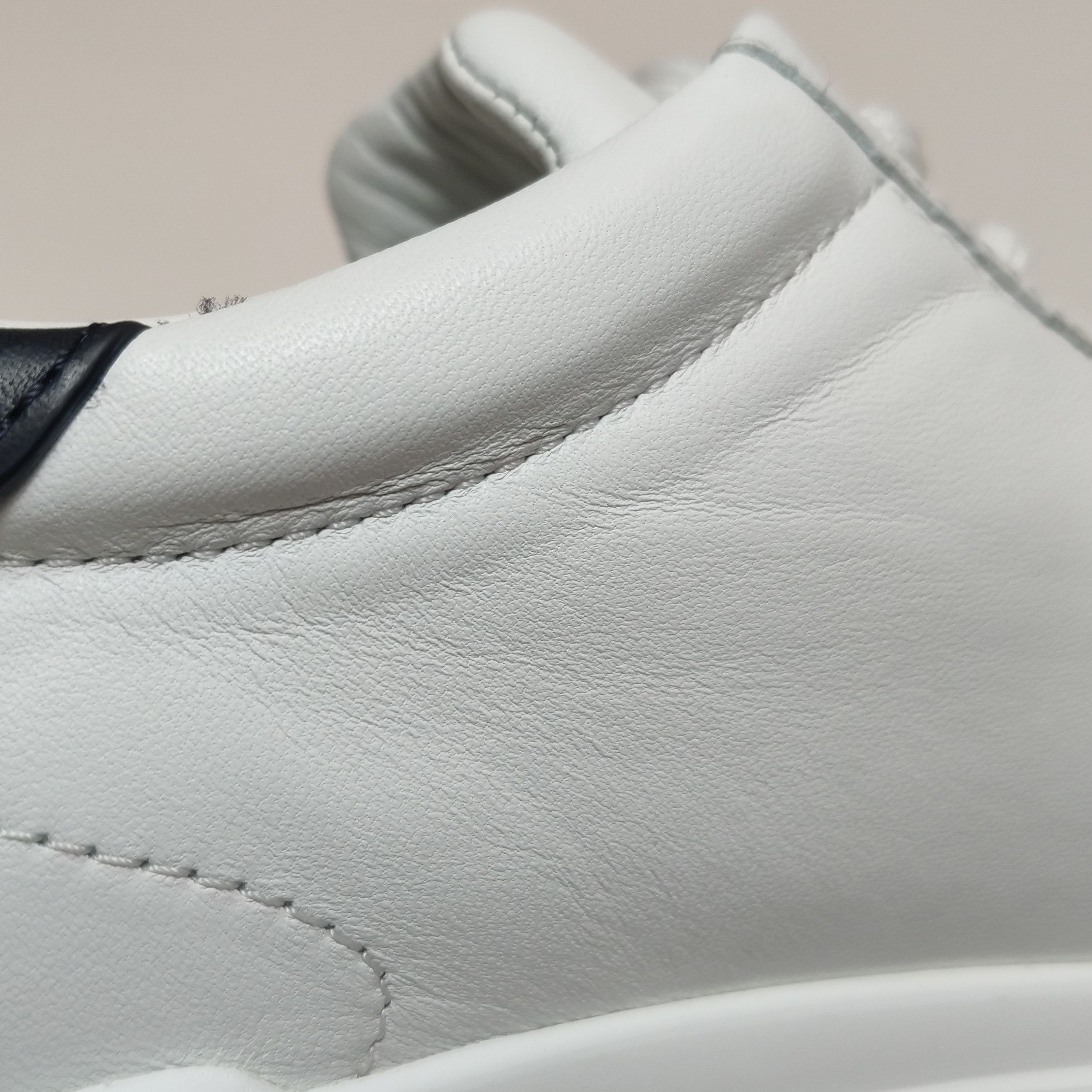 Hogan Hogan H-Stripe Leather Sneakers EU 41 Size US 8 / EU 41 - 12 Thumbnail