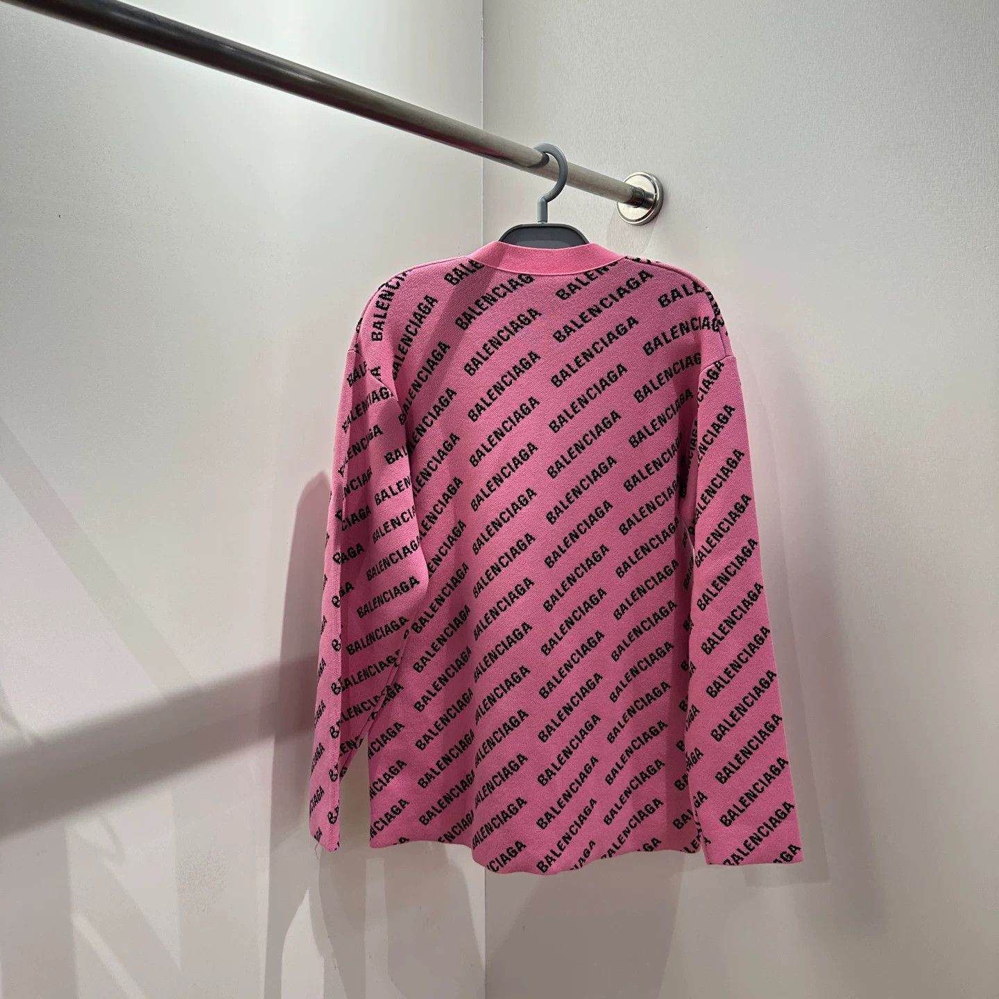 Balenciaga Balenciaga Sweater L Women Size L / US 10 / IT 46 - 2 Thumbnail