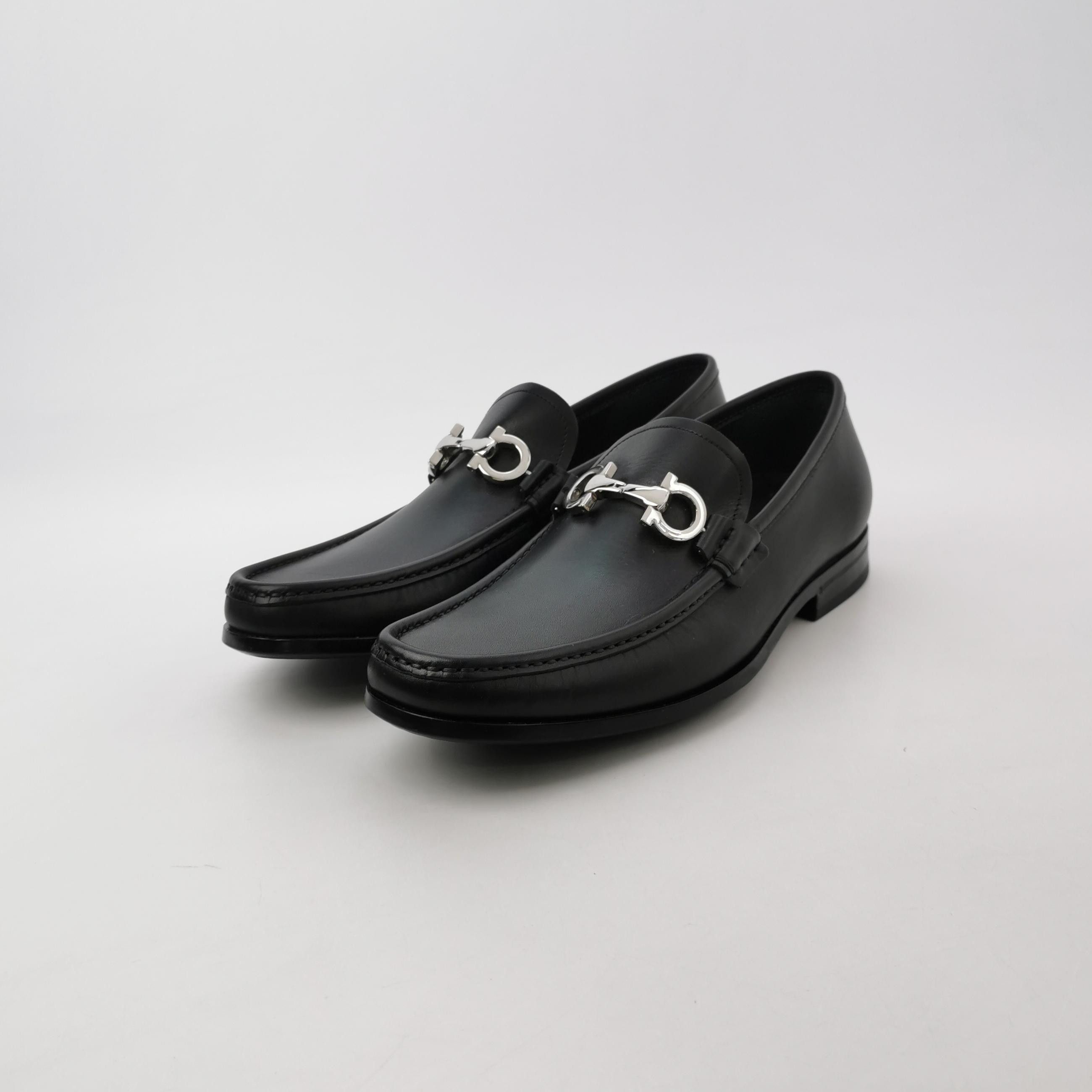 Salvatore Ferragamo Salvatore Ferragamo Gancini Leather Loafers 40 Size US 7 / EU 40 - 2 Thumbnail