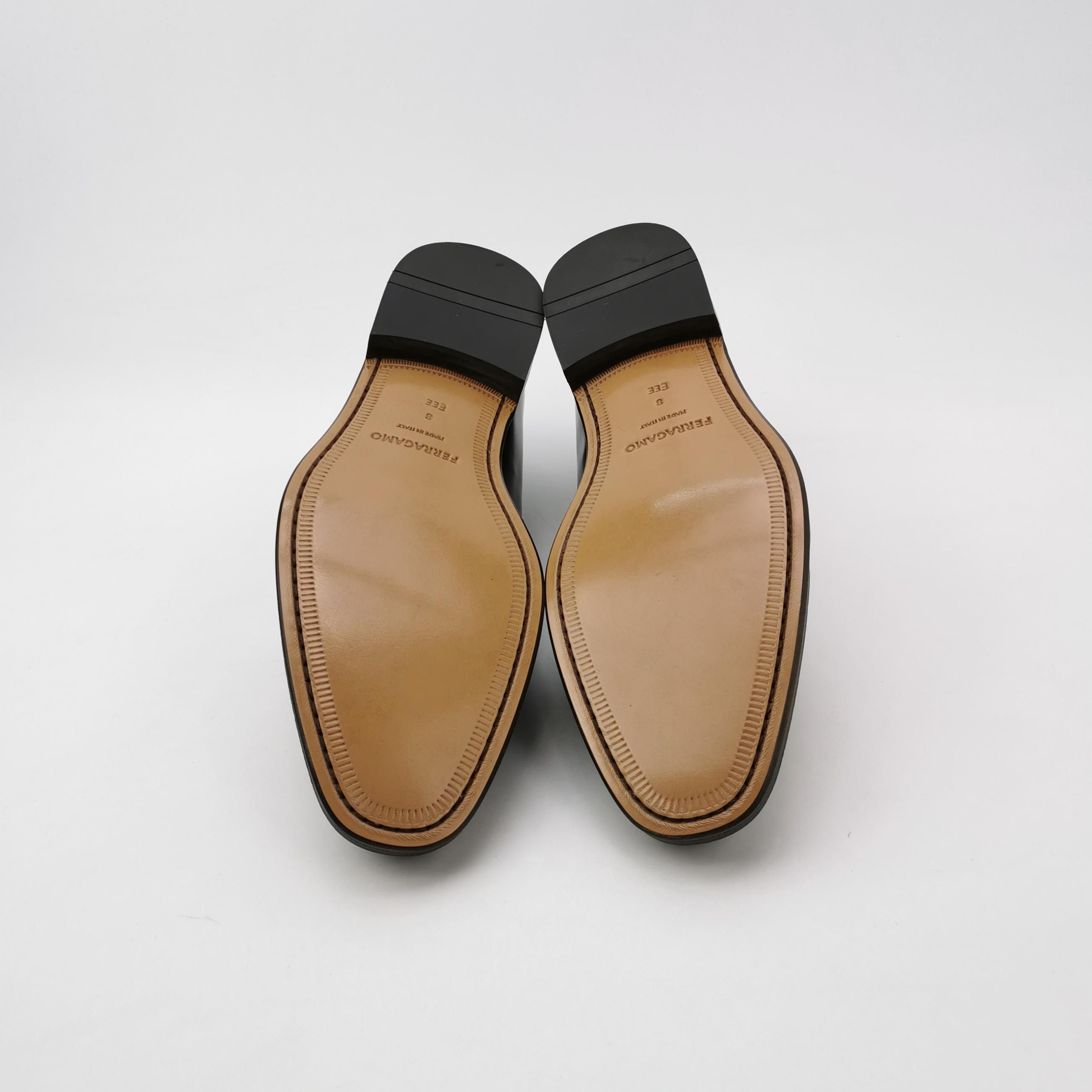 Salvatore Ferragamo Salvatore Ferragamo Gancini Buckle Leather Loafers US 9 Size US 9 / EU 42 - 5 Thumbnail