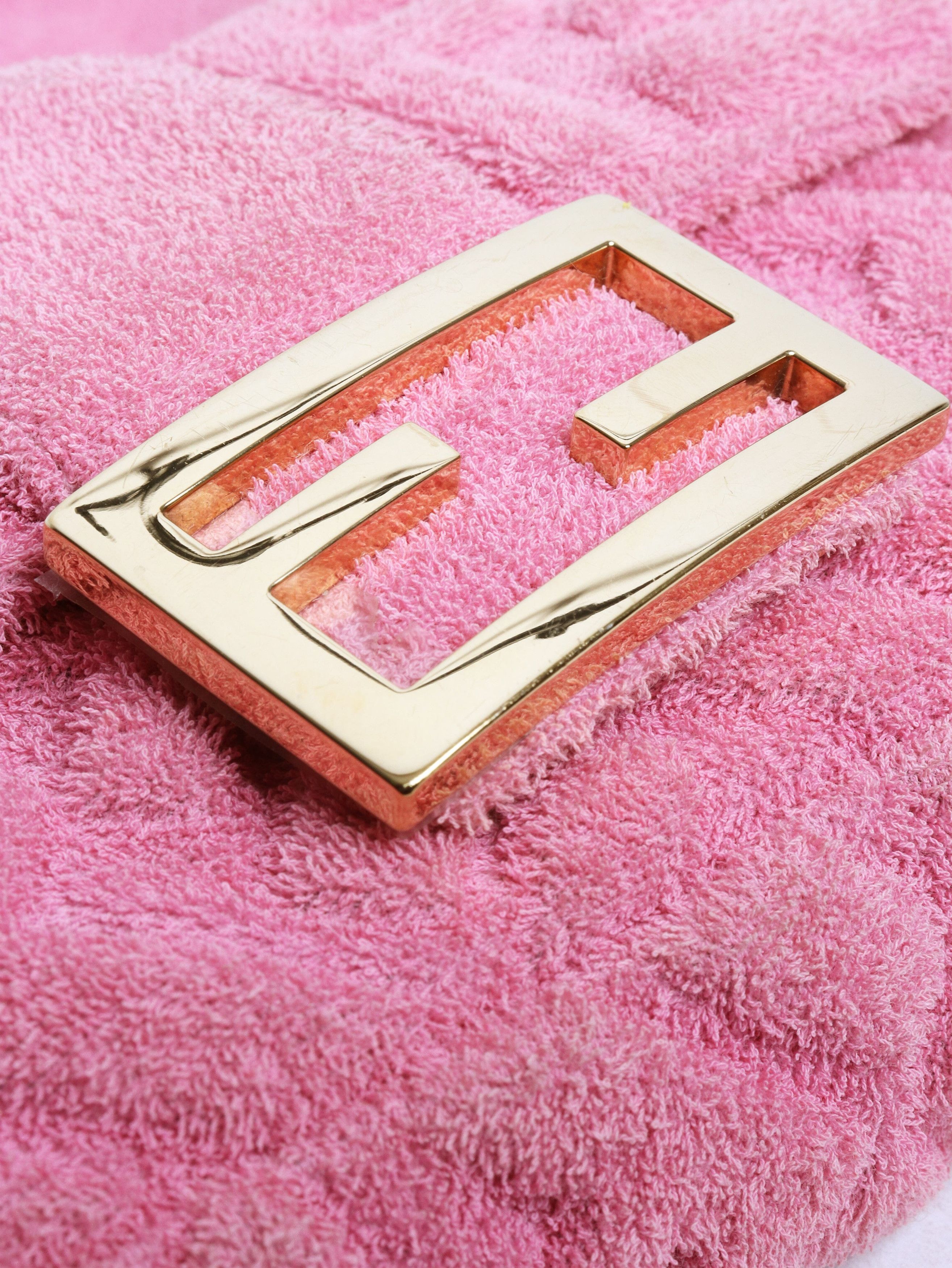 Fendi Pink embossed terry cloth baguette bag Size ONE SIZE - 4 Thumbnail