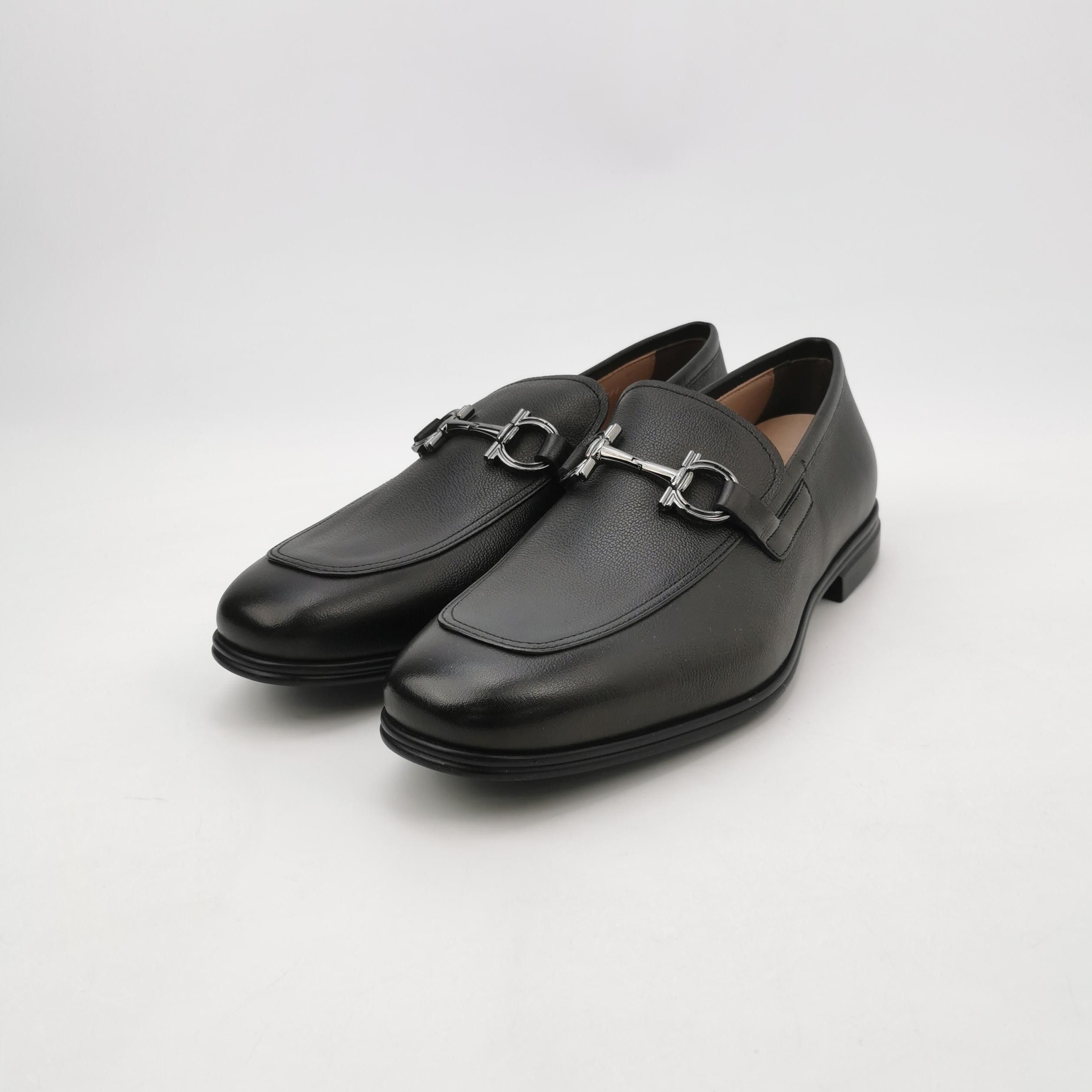 Salvatore Ferragamo Salvatore Ferragamo Gancini Pebbled Leather Loafers 9.5 Size US 9 / EU 42 - 2 Thumbnail