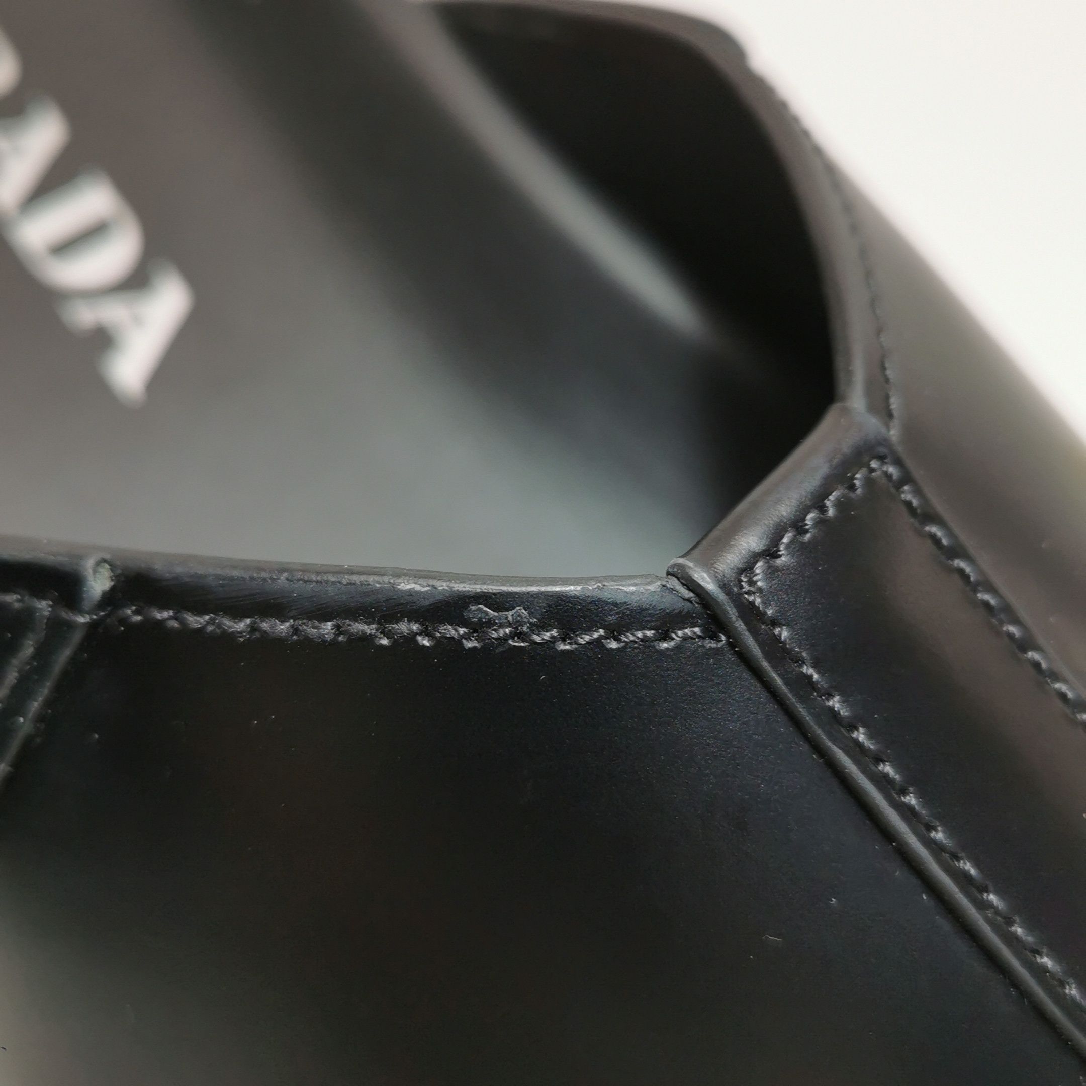 Prada Prada Logo Leather Flip Flops EU 40 Size US 7 / EU 40 - 9 Thumbnail
