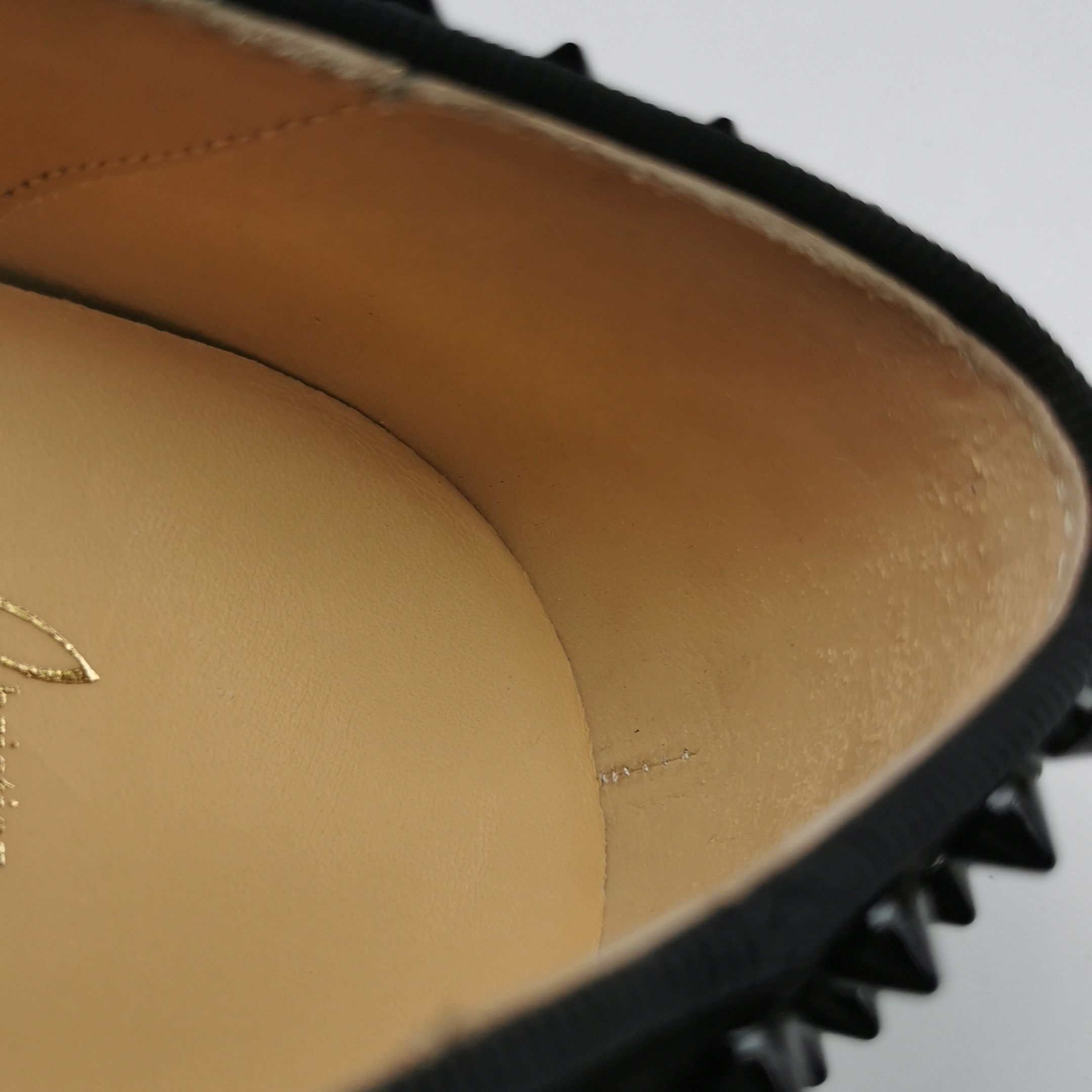 Christian Louboutin Christian Louboutin Studded Suede Roller-Boat Sneakers 39.5 Size US 6 / EU 39 - 10 Thumbnail