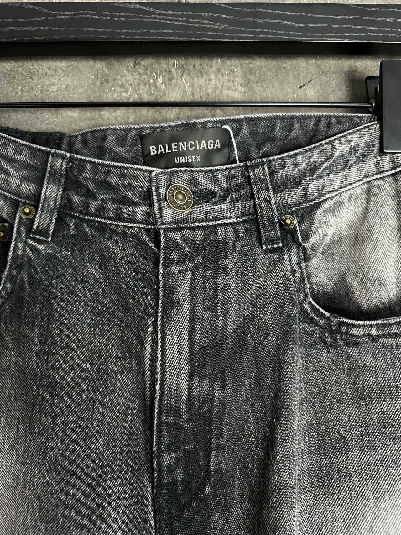 Balenciaga Balenciaga Bleached Heel Distressed Jeans Size M Size US 32 / EU 48 - 4 Thumbnail