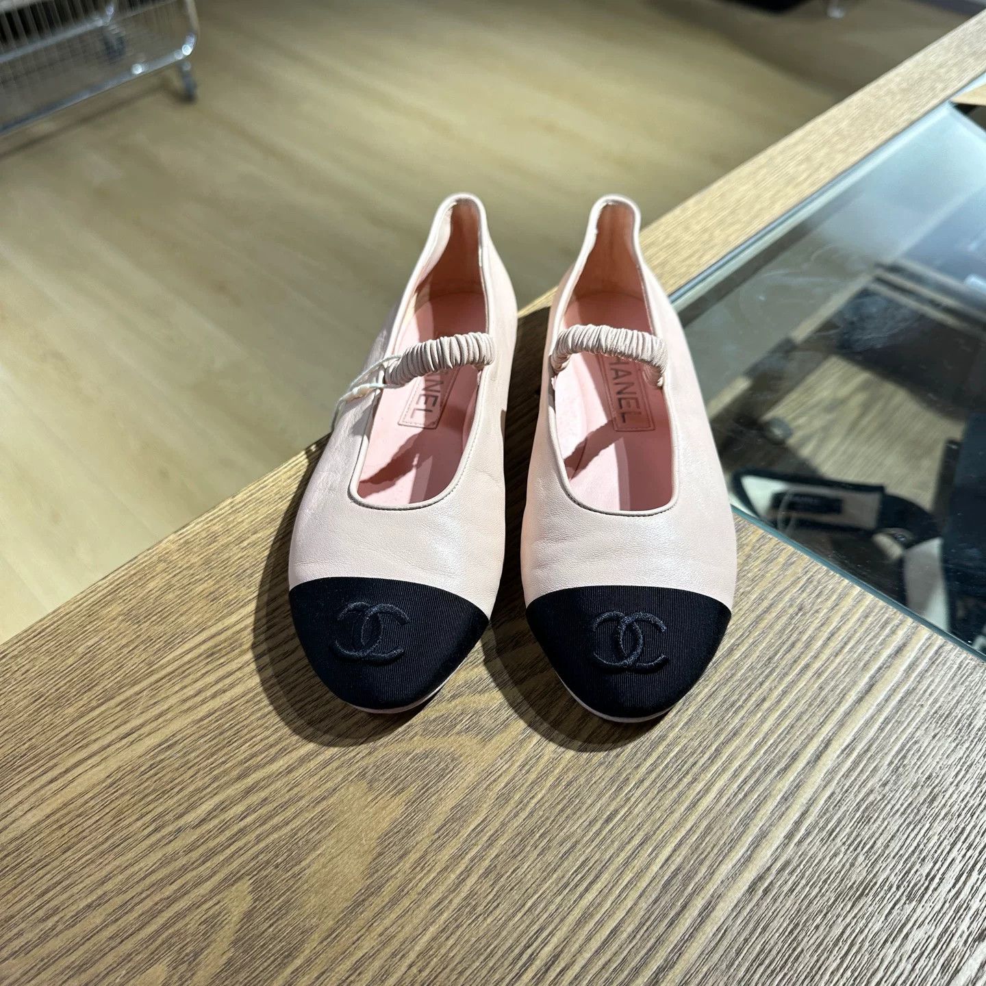 Chanel Chanel Retro Pink Lowtop Sneakers us_6 Women Size US 6 / IT 36 - 8 Thumbnail