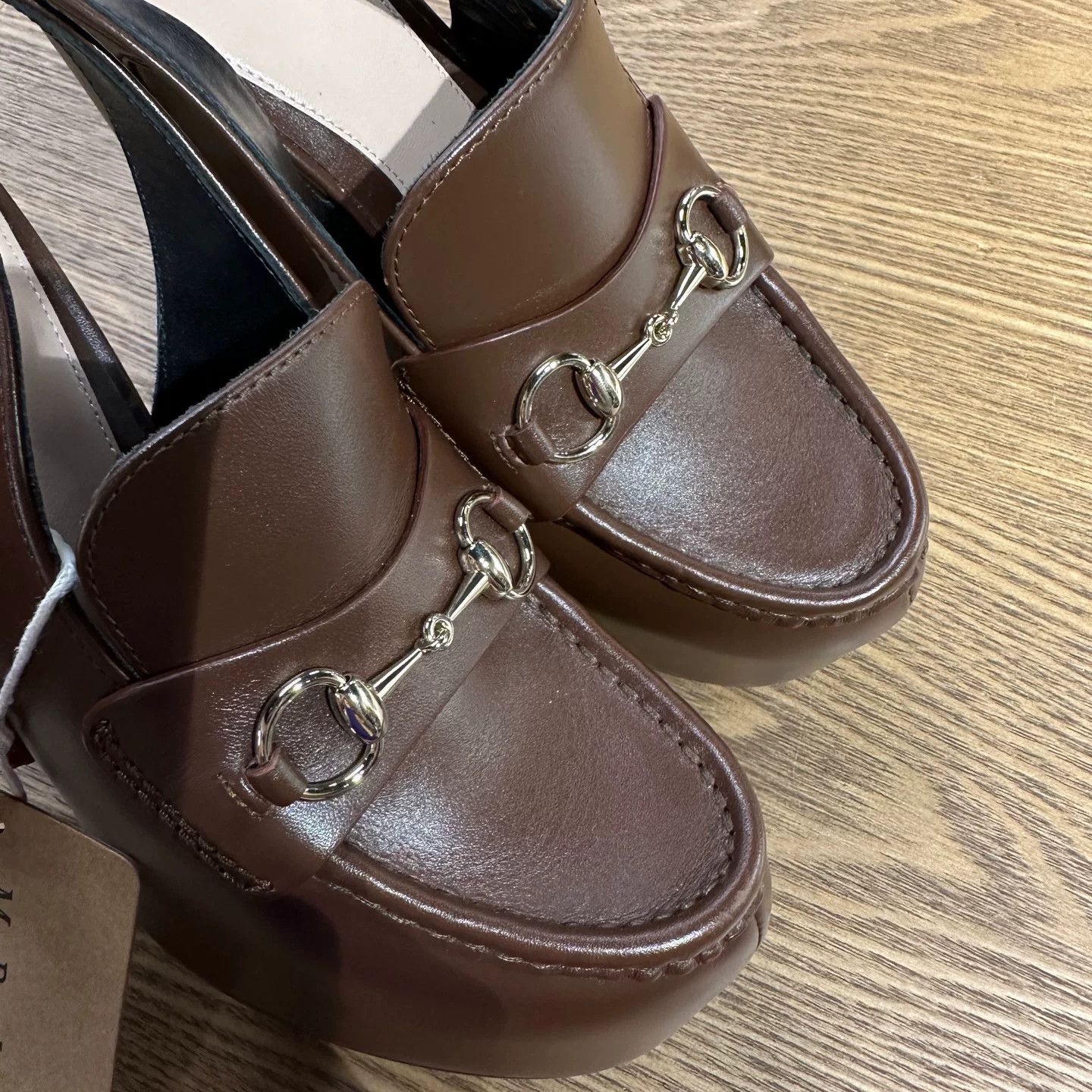 Gucci Gucci Lowtop Sneakers us_7 Women Size US 7 / IT 37 - 9 Thumbnail