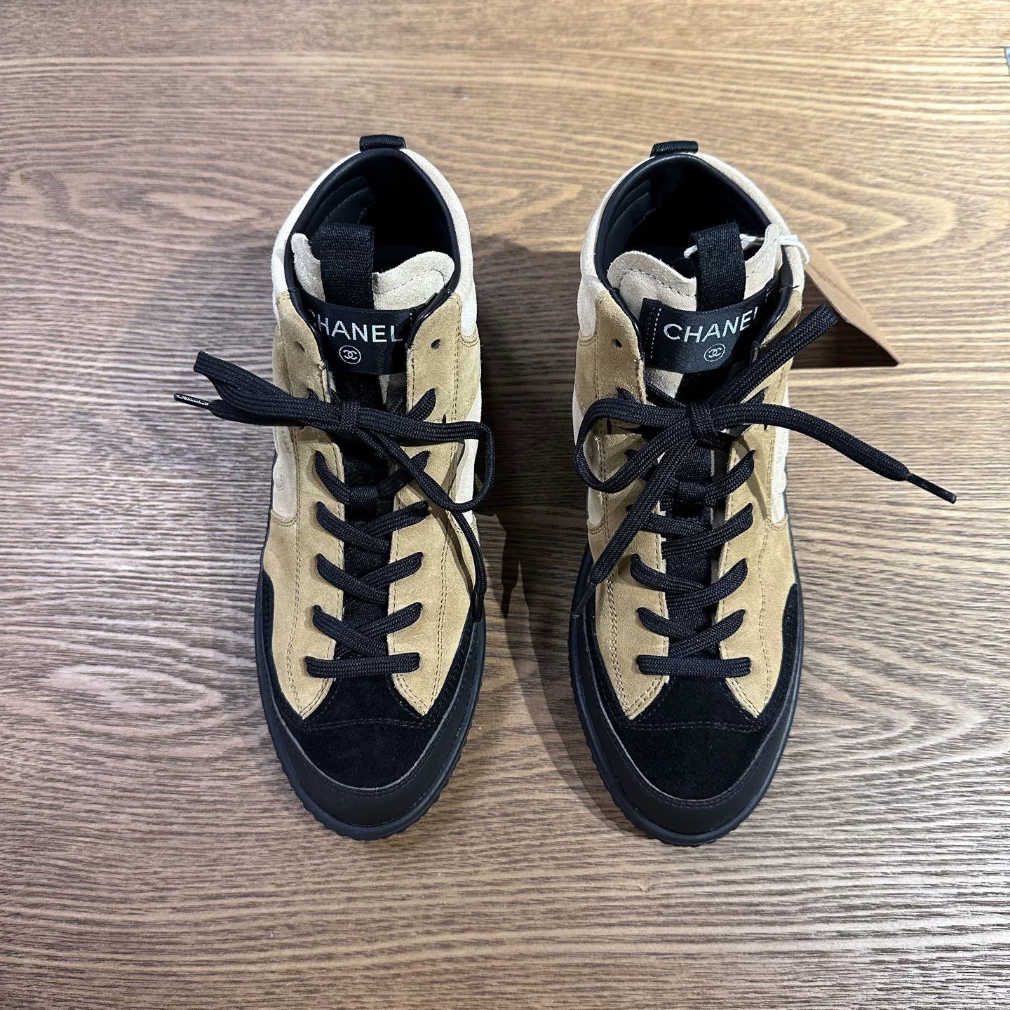 Chanel Chanel Retro Multi Lowtop Sneakers 5 Men Size US 5 / EU 37 - 2 Thumbnail