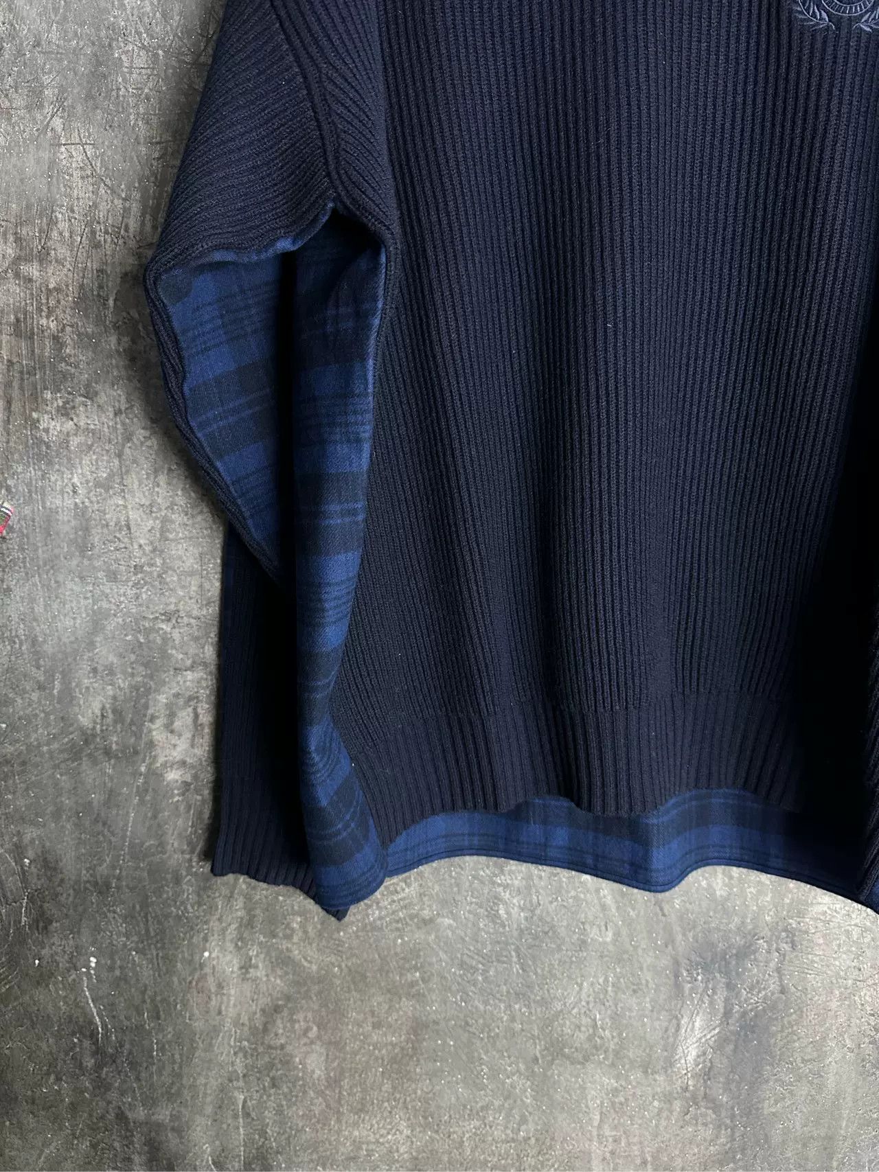 Balenciaga Balenciaga Plaid Hybrid V-Neck Sweater M Size US M / EU 48-50 / 2 - 5 Thumbnail