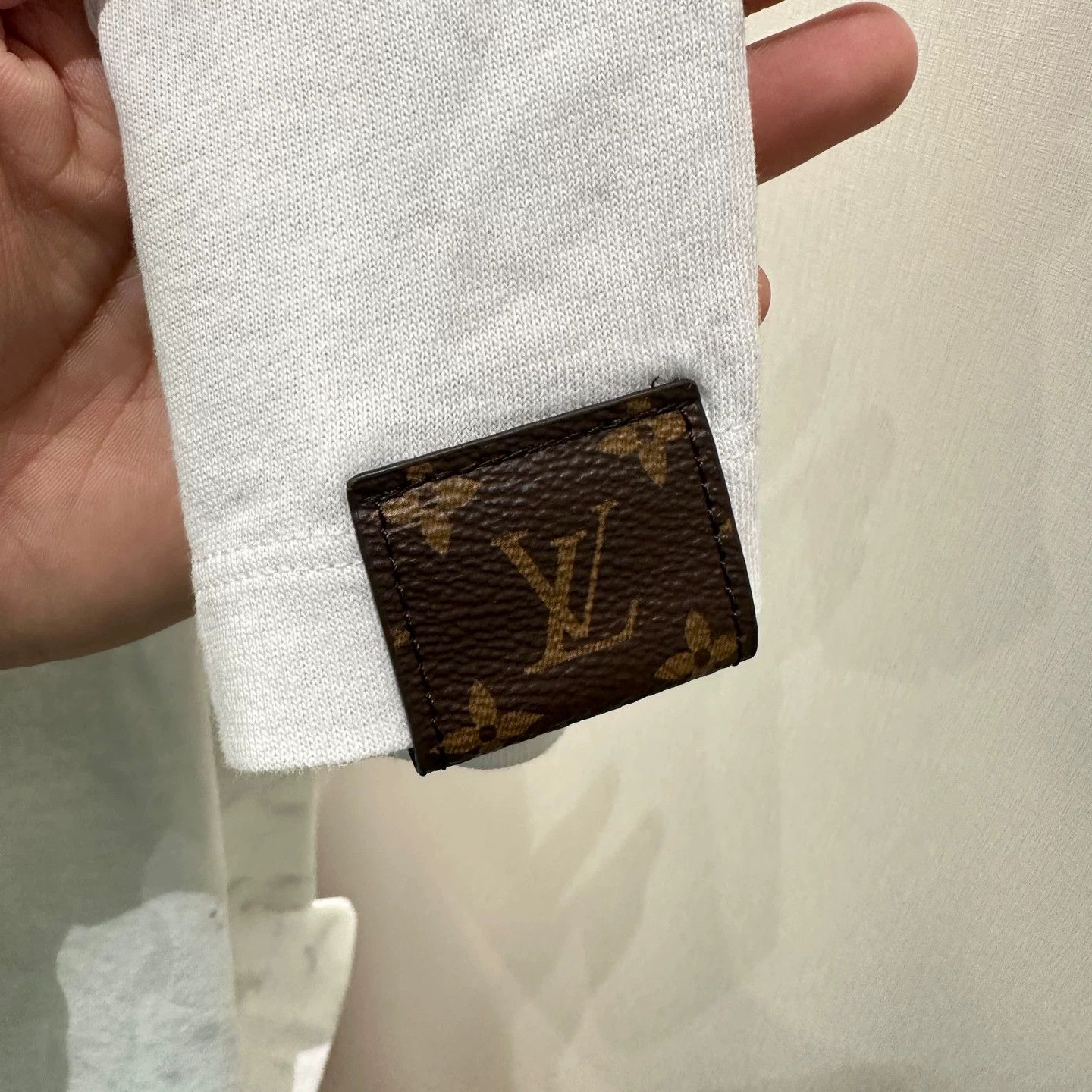 Louis Vuitton Louis Vuitton T-Shirt XXS Women Size XXS / US 00 / IT 34 - 7 Thumbnail