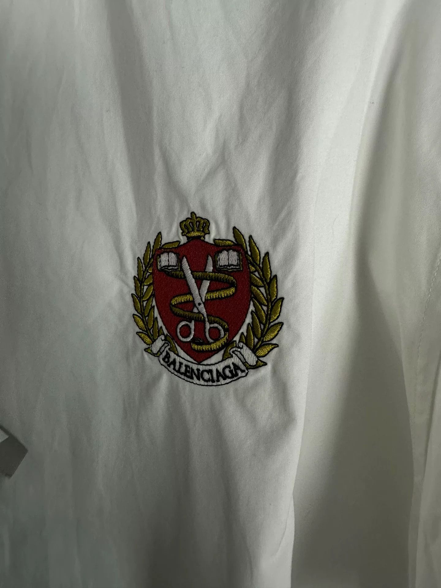 Balenciaga Balenciaga Est 1917 Crest Embroidered Shirt 40 Size US M / EU 48-50 / 2 - 5 Thumbnail