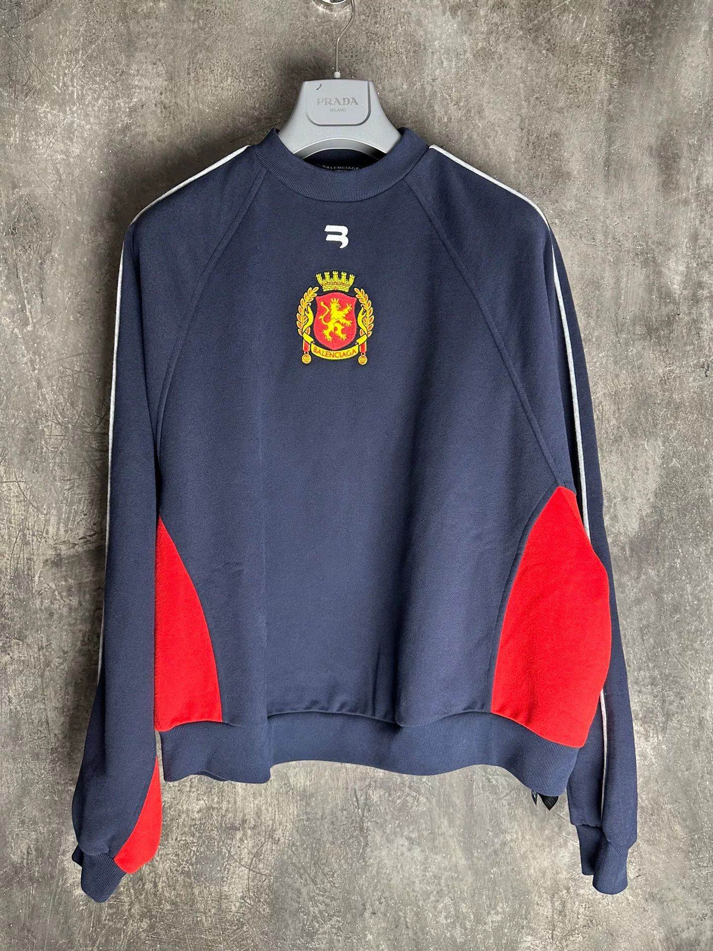 Balenciaga Balenciaga Sporty B Crest Paneled Sweatshirt Size S Size US S / EU 44-46 / 1 - 2 Thumbnail