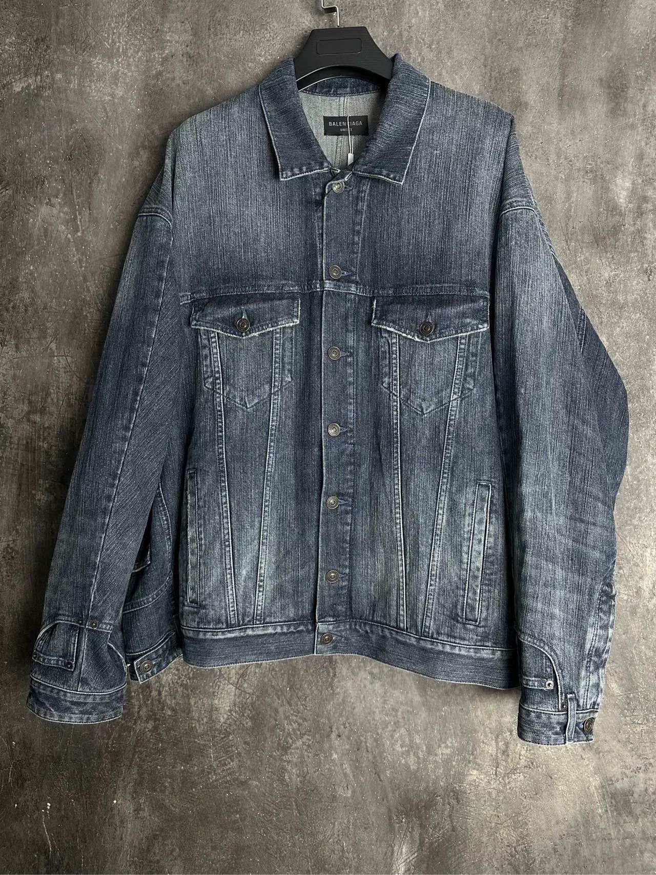 Balenciaga Balenciaga Washed Denim Jacket Size M Size US M / EU 48-50 / 2 - 2 Thumbnail
