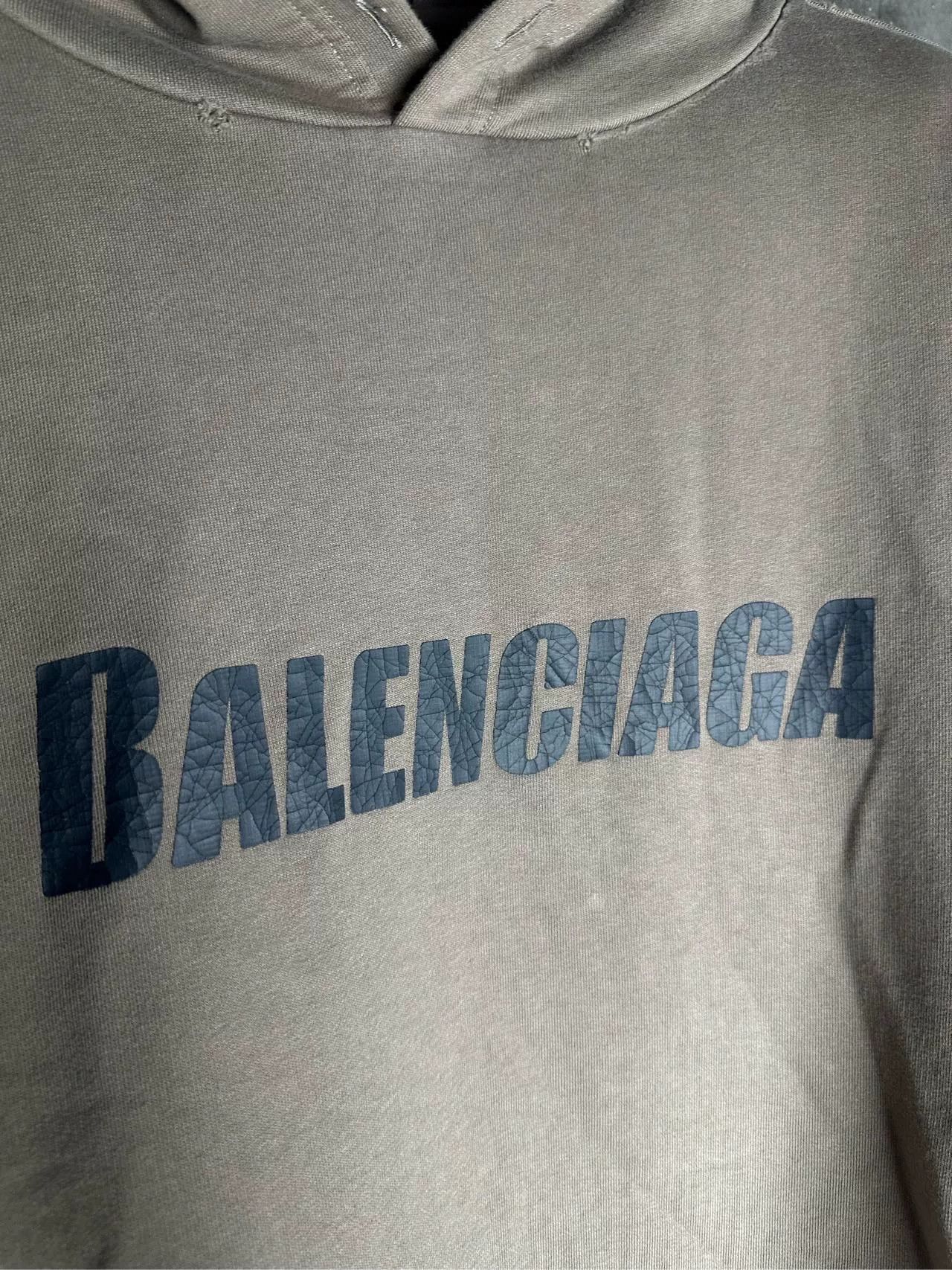 Balenciaga Balenciaga Cracked Logo Distressed Hoodie Size M Size US M / EU 48-50 / 2 - 3 Thumbnail