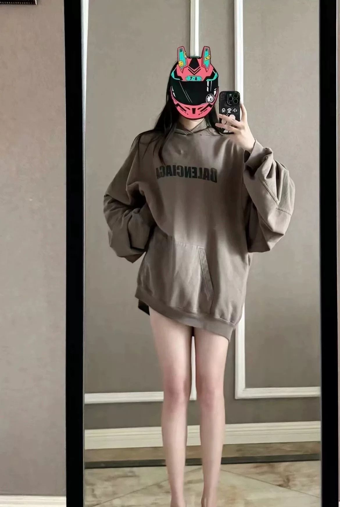 Balenciaga Balenciaga Cracked Logo Distressed Hoodie Size M Size US M / EU 48-50 / 2 - 10 Thumbnail