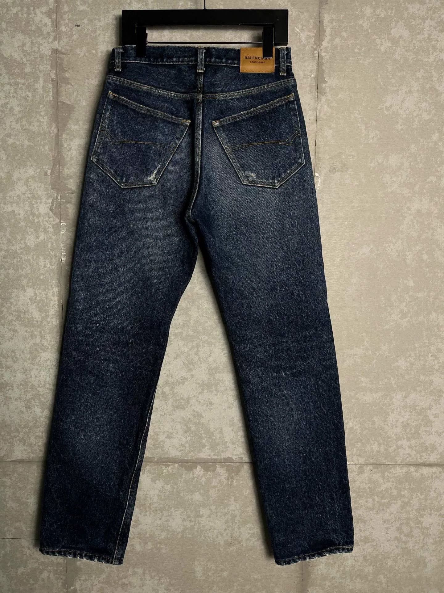 Balenciaga Balenciaga Garde-Robe Dark Wash Jeans 30 Size US 30 / EU 46 - 3 Thumbnail