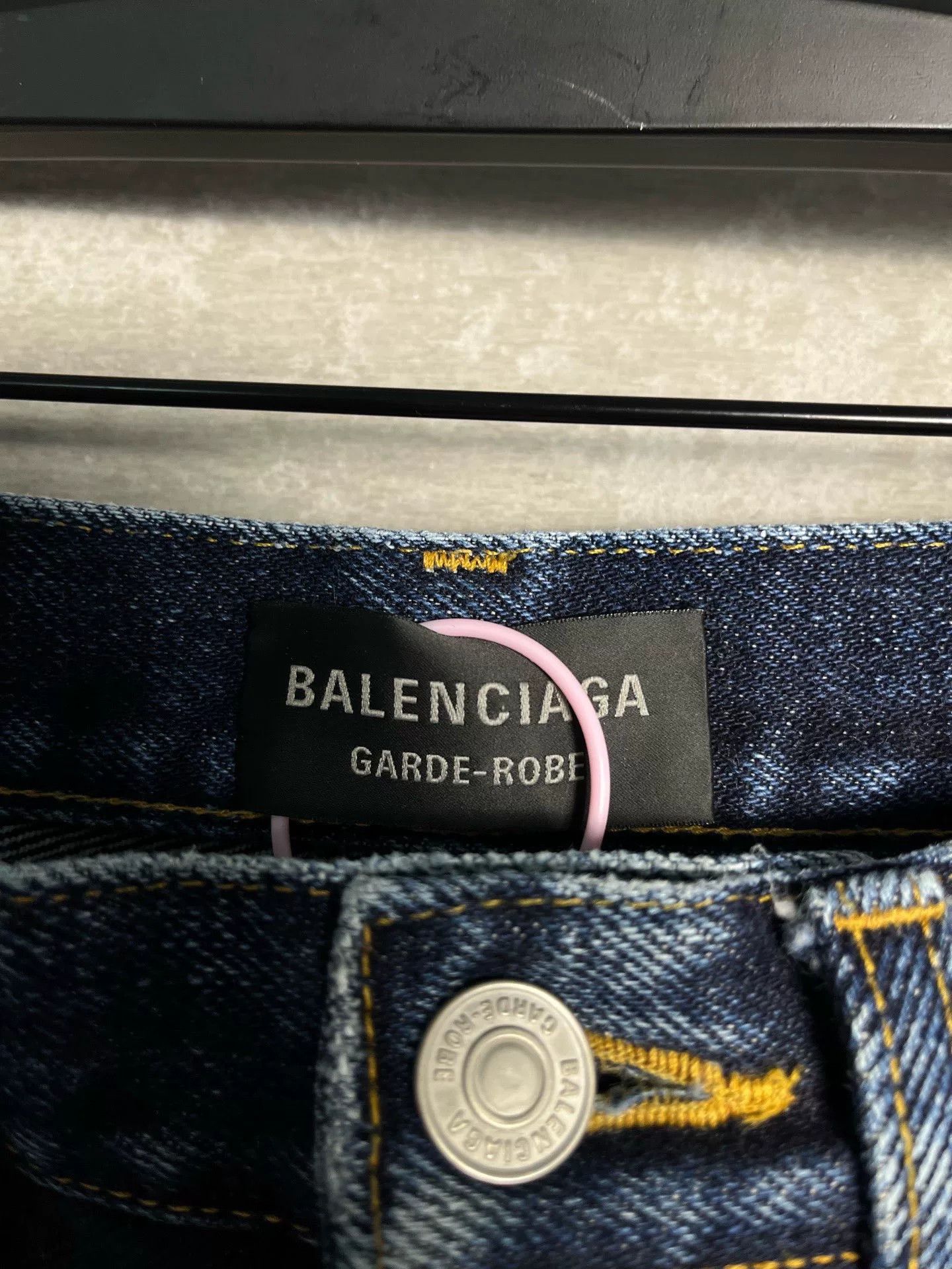 Balenciaga Balenciaga Garde-Robe Dark Wash Jeans 30 Size US 30 / EU 46 - 4 Thumbnail