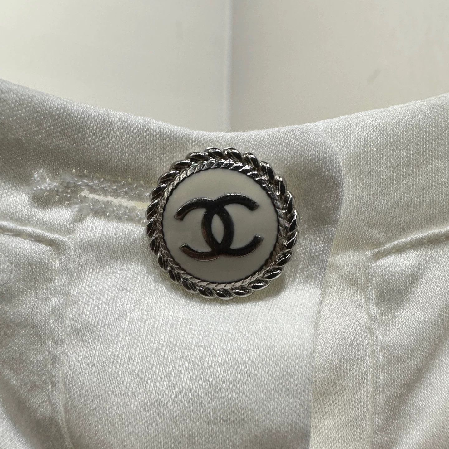 Chanel Chanel Retro T-Shirt S Women Size S / US 4 / IT 40 - 7 Thumbnail